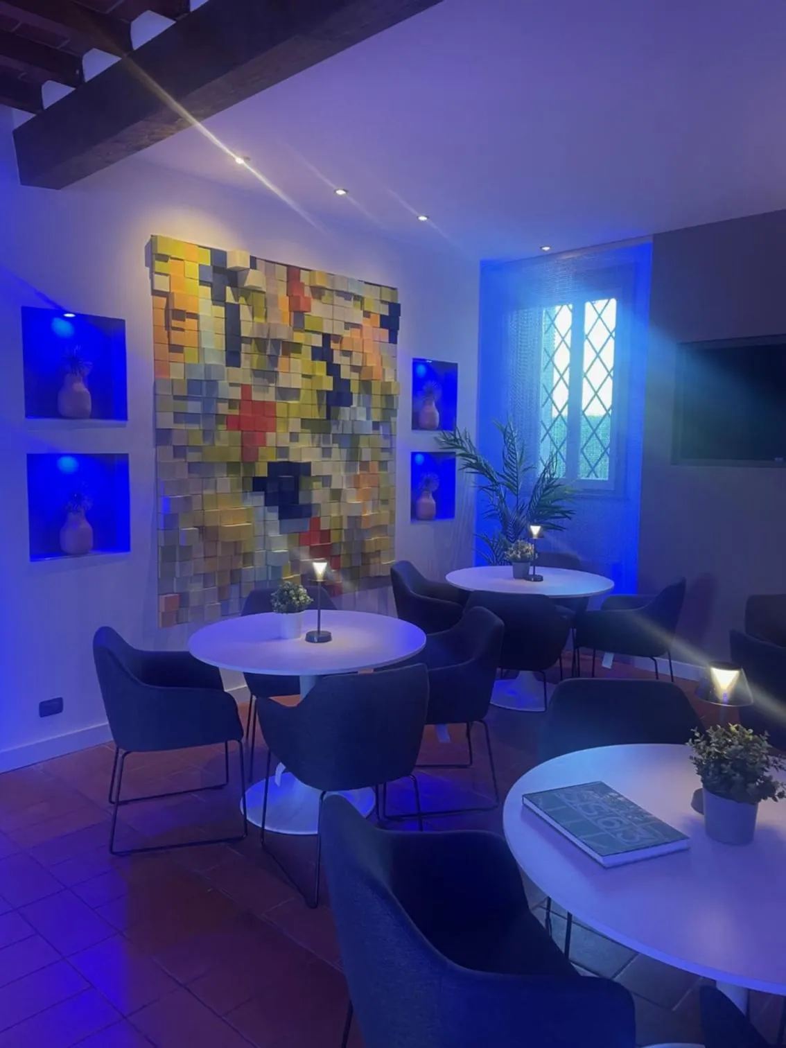 Confidence Hotel Ligabue