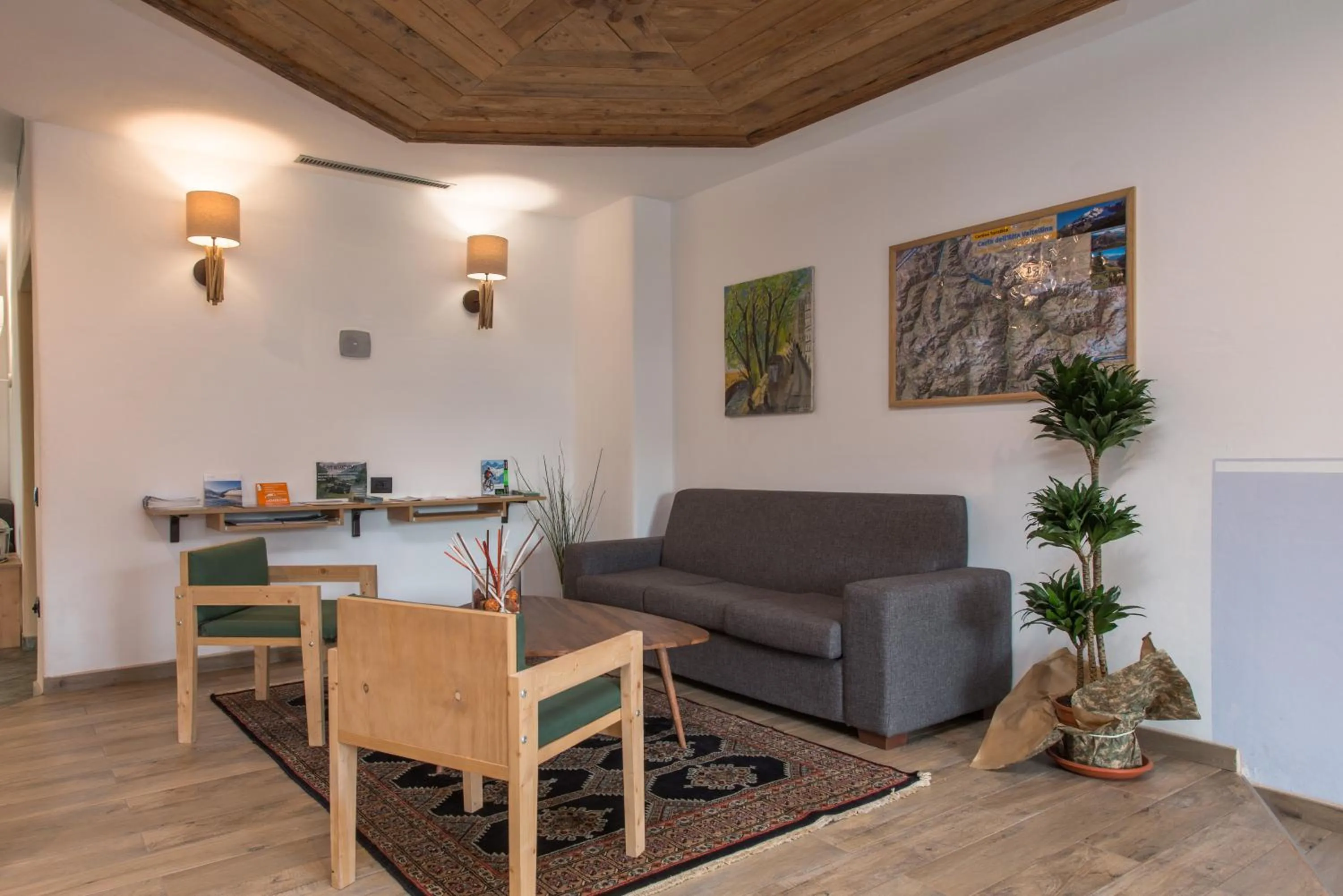 Lounge or bar in Hotel San Carlo, tra Bormio e Livigno