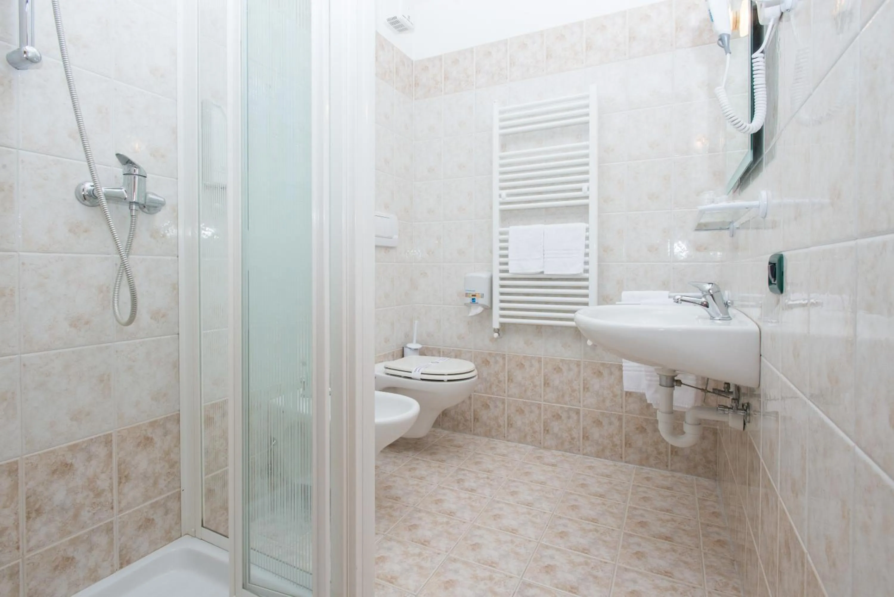 Bathroom in Hotel San Carlo, tra Bormio e Livigno