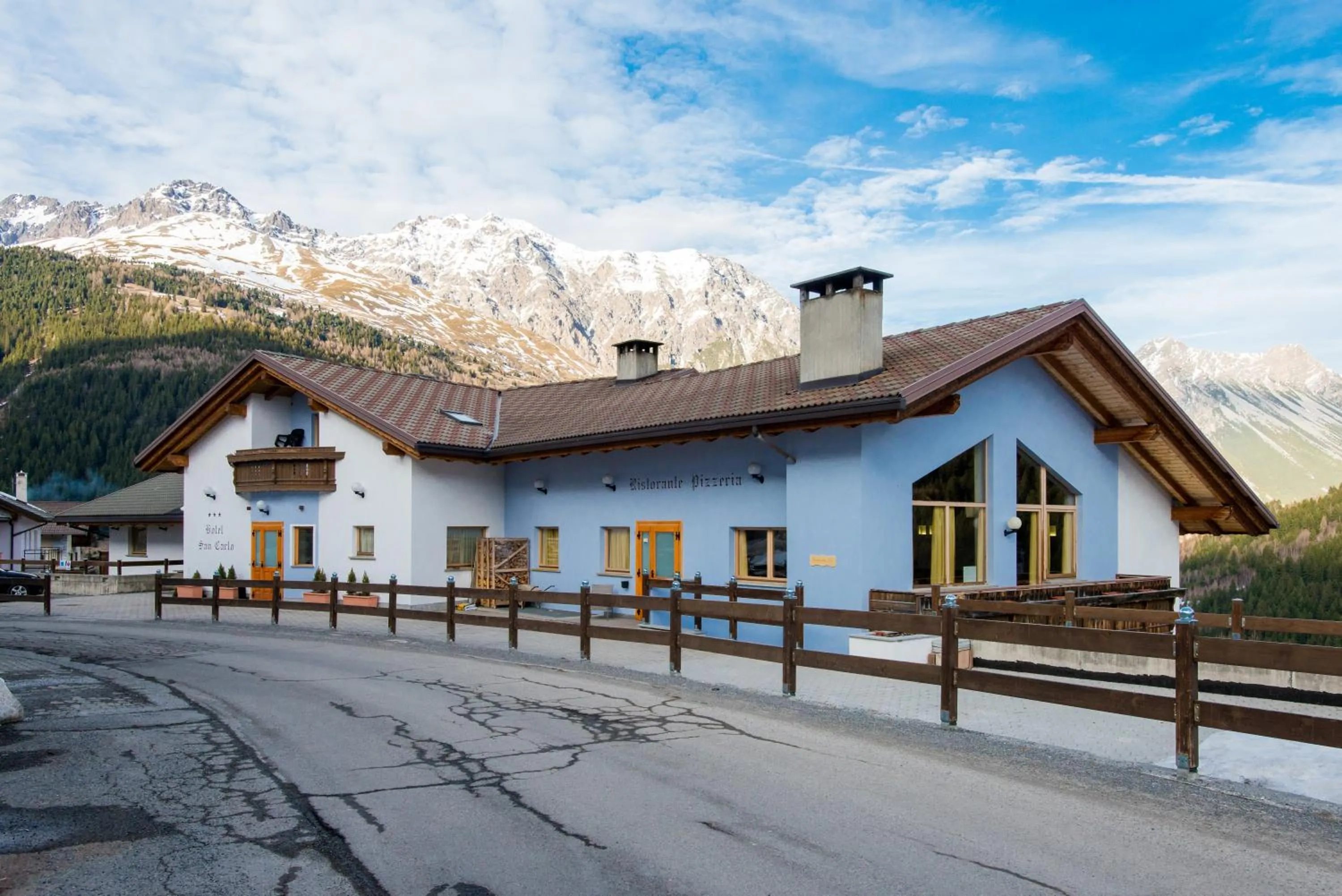 Facade/entrance in Hotel San Carlo, tra Bormio e Livigno