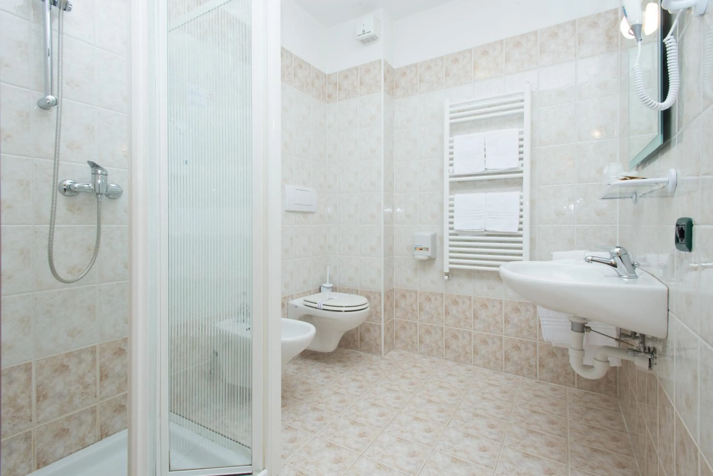 Bathroom in Hotel San Carlo, tra Bormio e Livigno