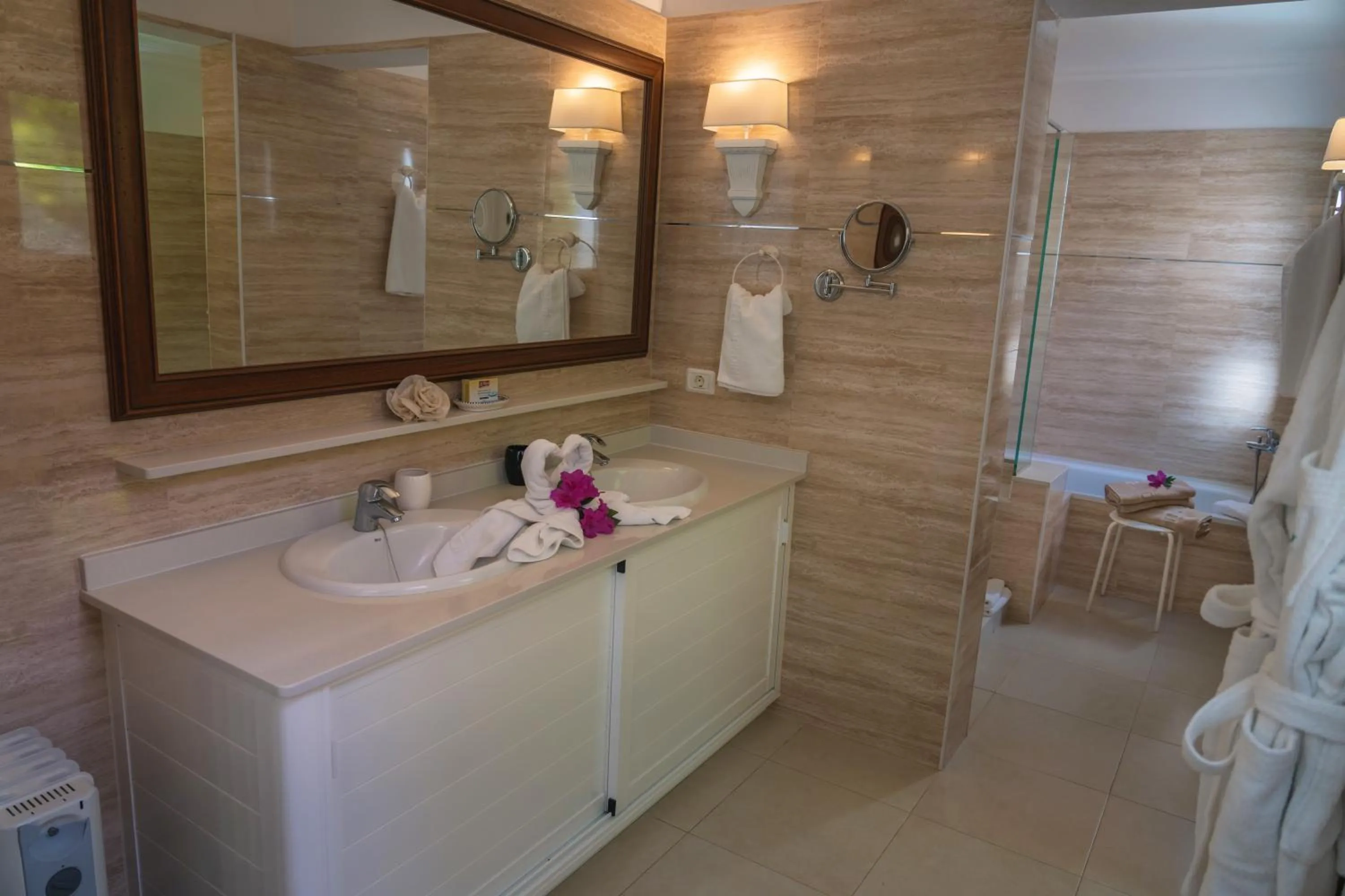 Bathroom in La Palma Jardín Resort