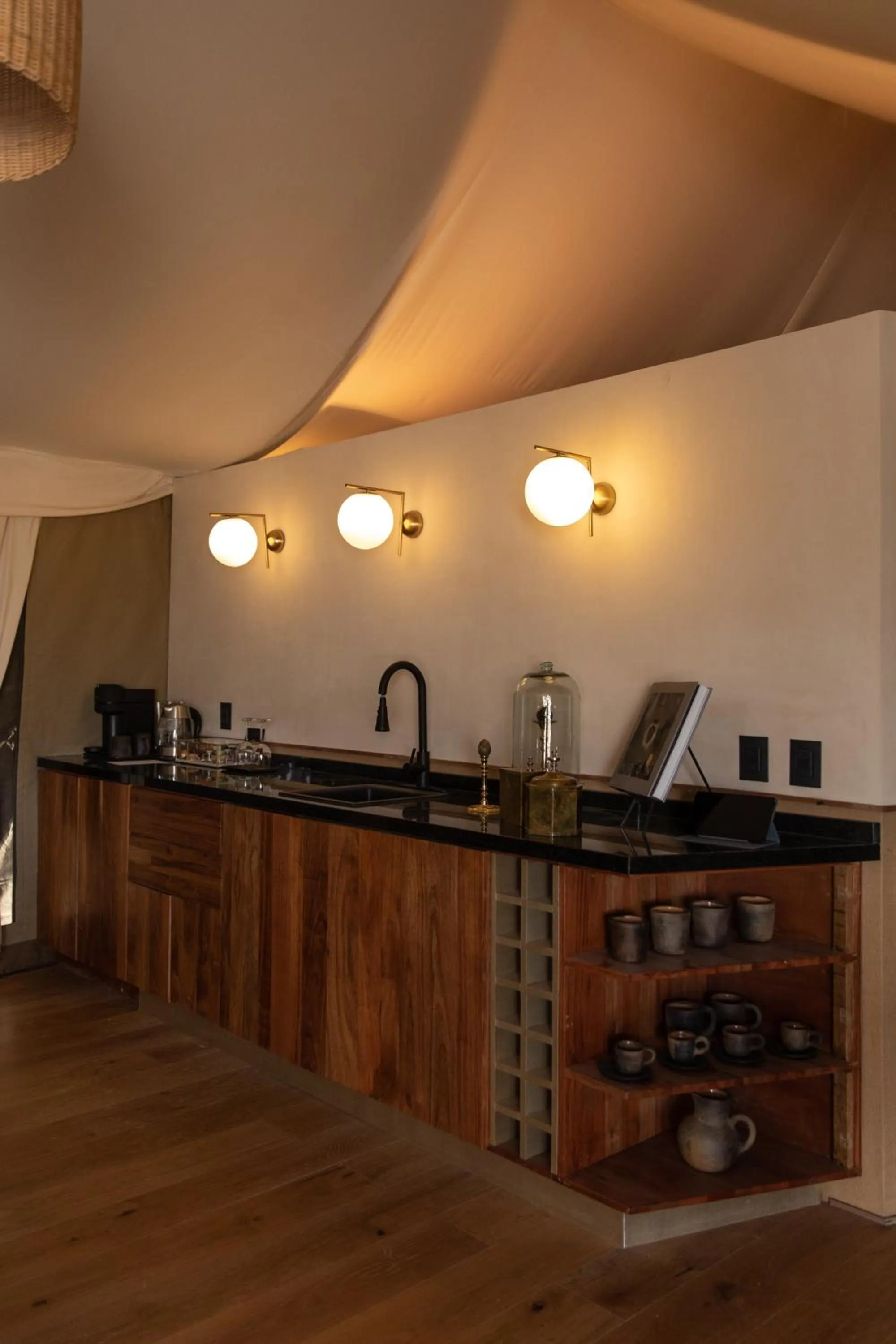 Kitchen or kitchenette in Viatura Omún, San Miguel de Allende, with Optional All Inclusive