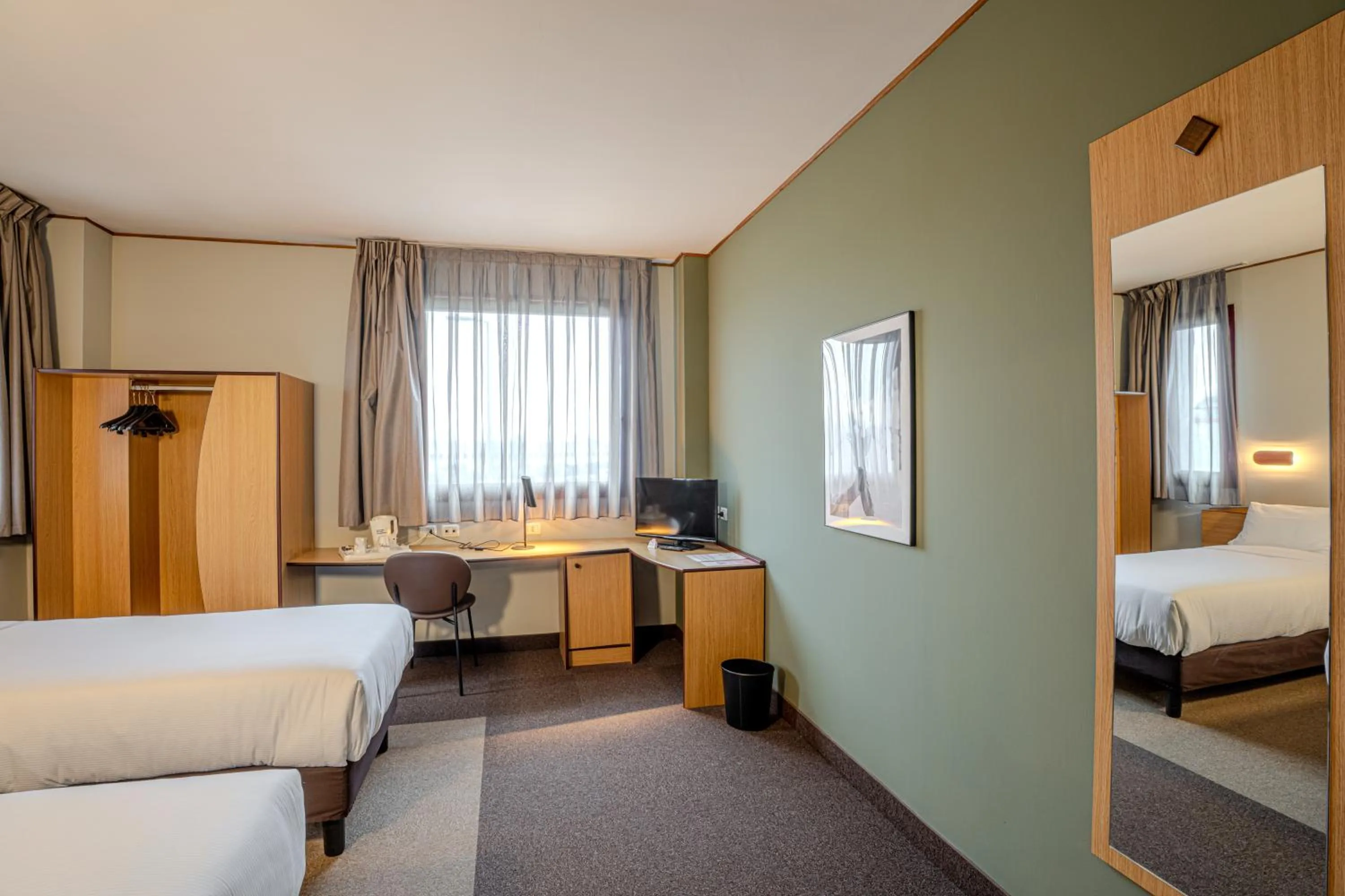 Facility for disabled guests, Bed in Tulip Inn Turin South