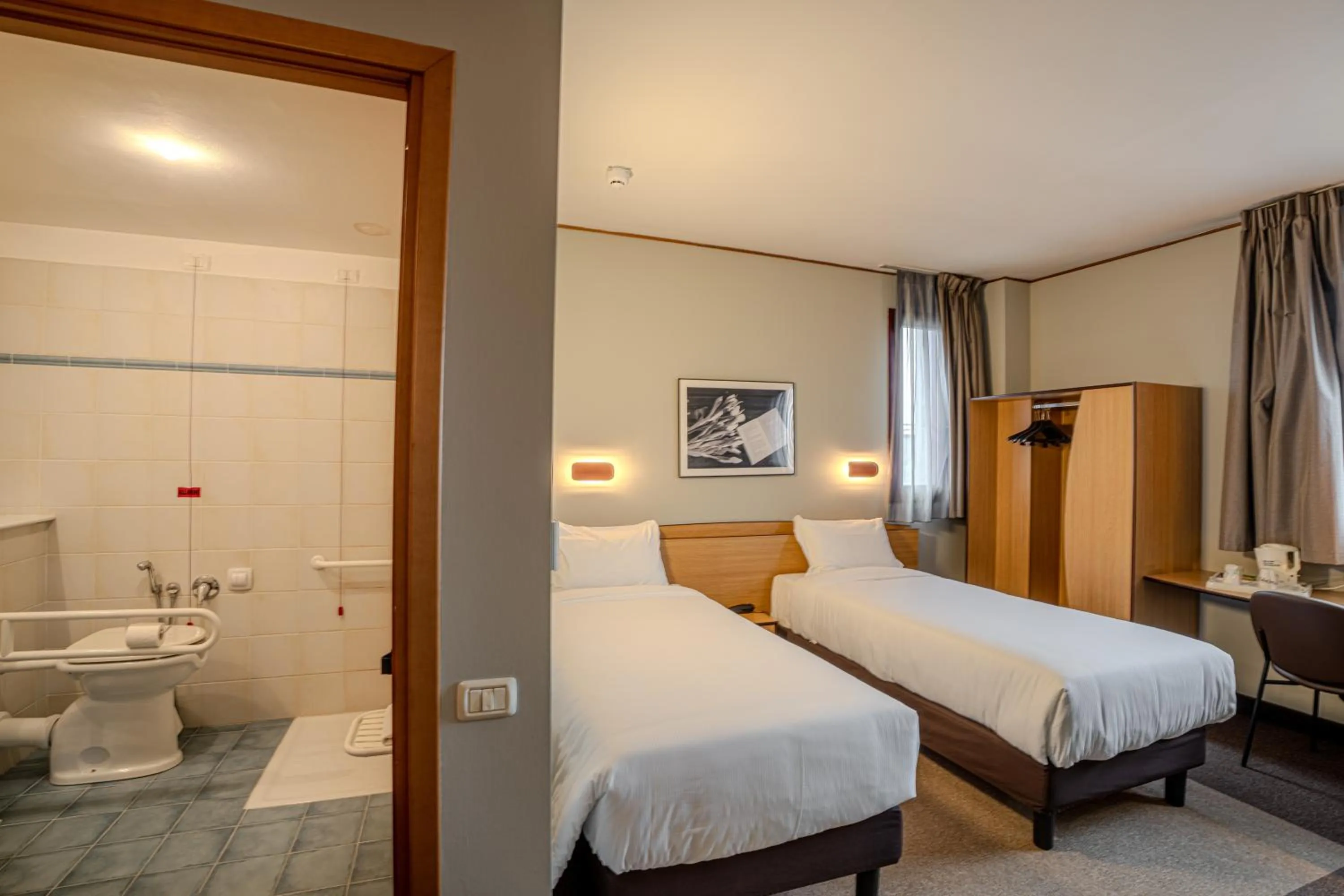 Facility for disabled guests, Bed in Tulip Inn Turin South