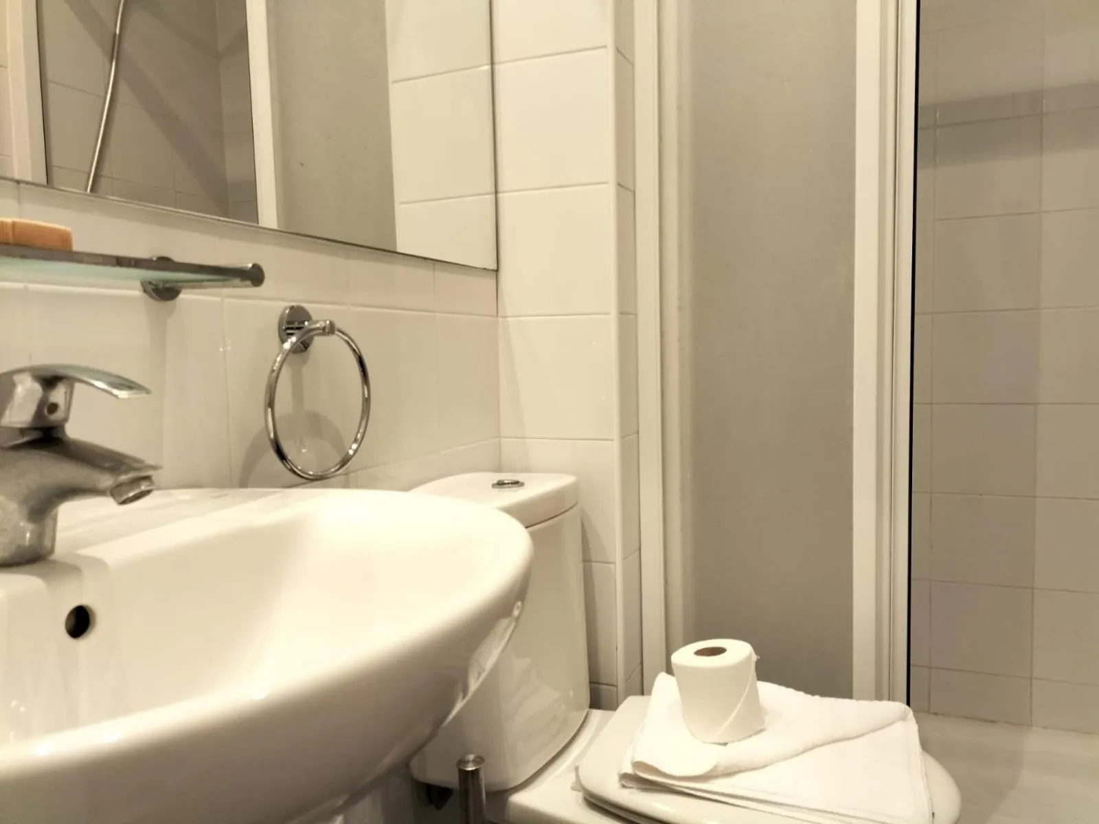 Shower in Liceu Apartments by gaiarooms