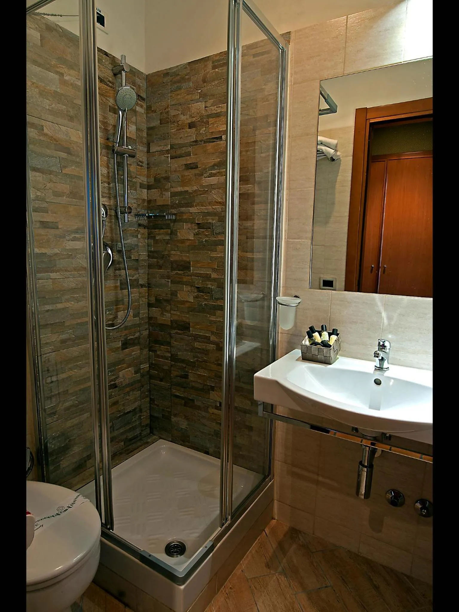 Bathroom in Hotel Lirico