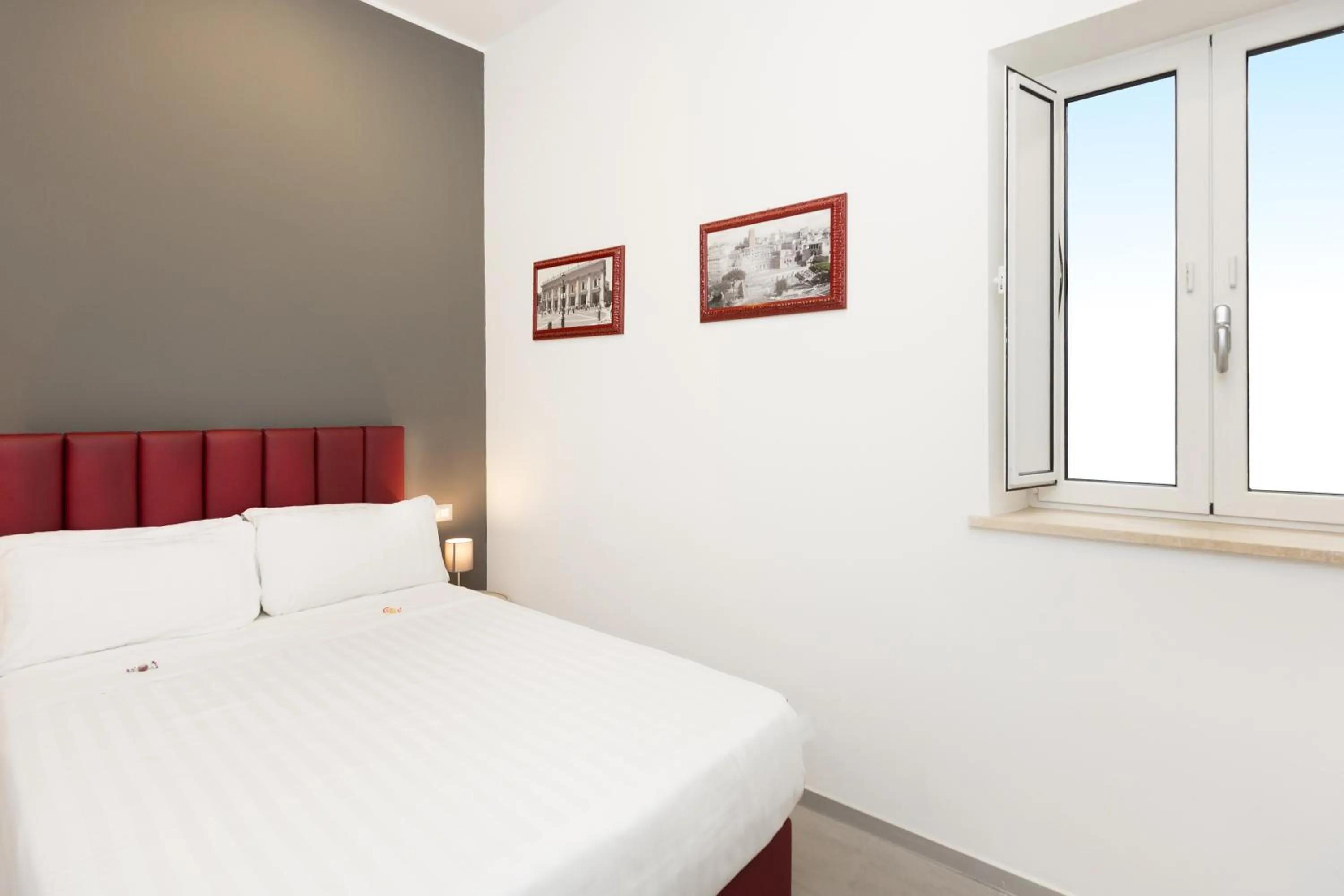 Bedroom, Bed in Hotel Castellino Roma