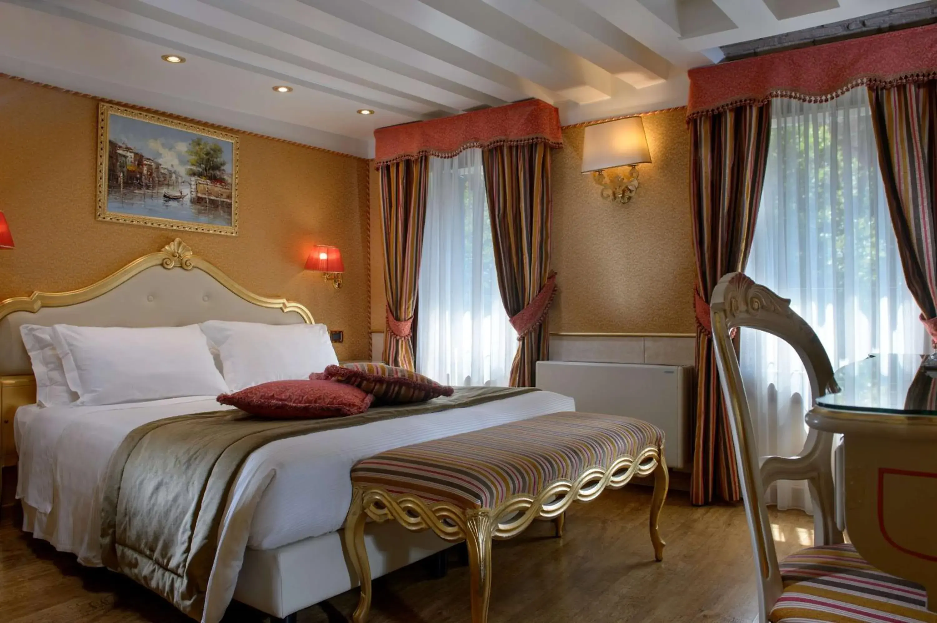 Classic Quadruple Room with Queen Bed and Sofa Bed - Non-Smoking in Hotel Olimpia Venice, BW Signature Collection 3sup Classic Quadruple Room with Queen Bed and Sofa Bed - Non-Smoking in Hotel Olimpia Venice, BW Signature Collection 3sup