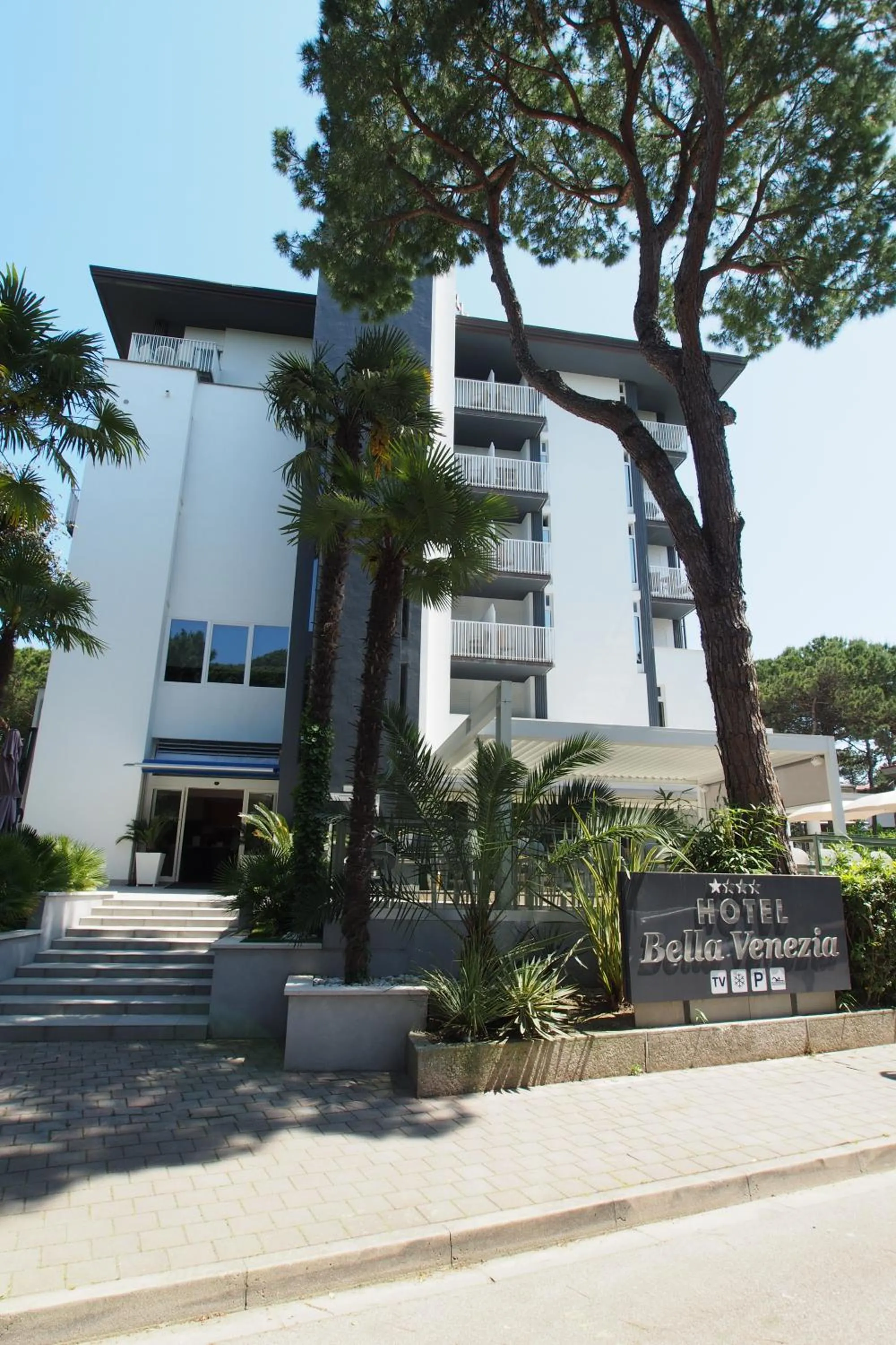 Property building in Hotel Bella Venezia Mare