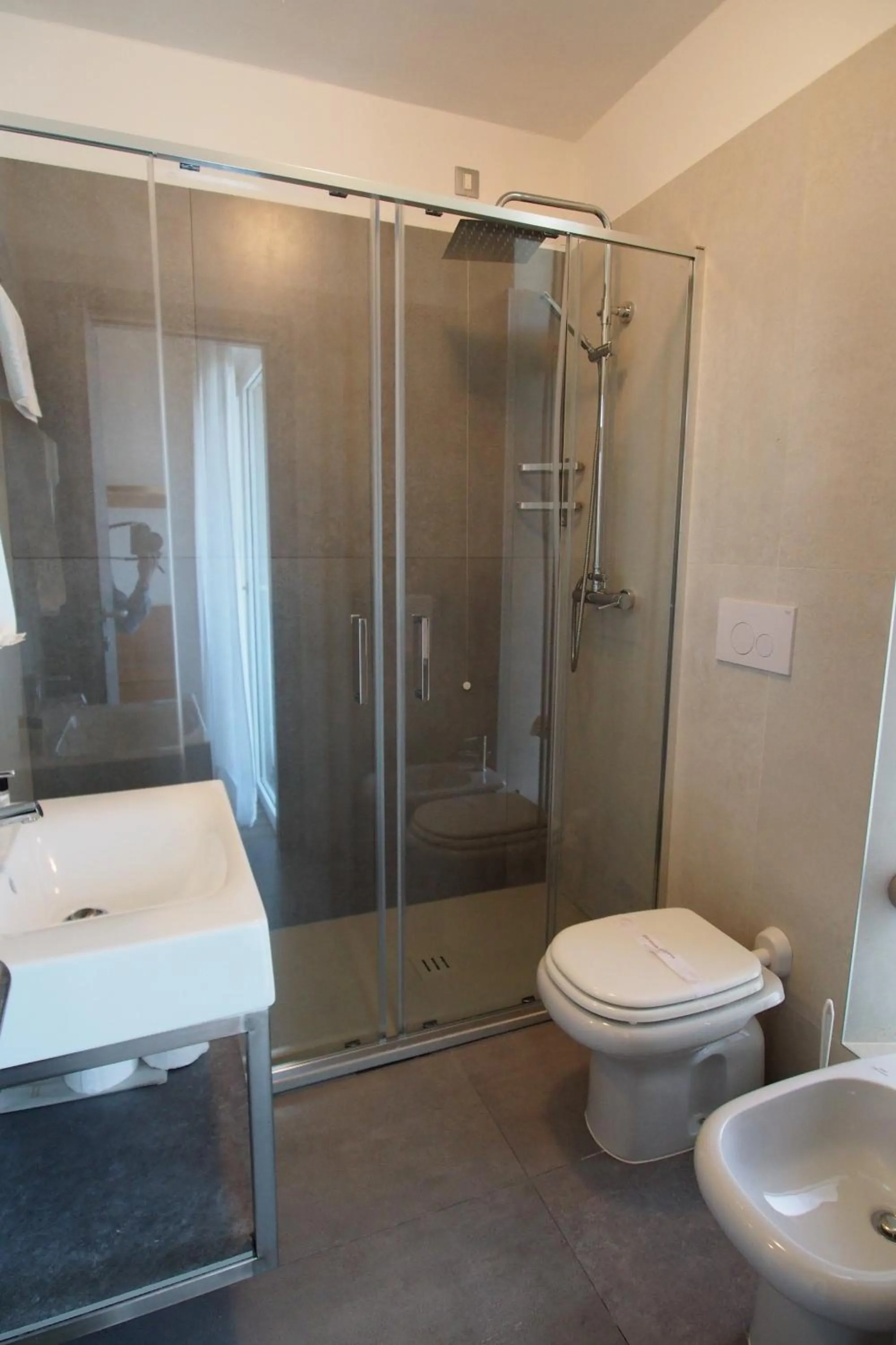 Shower in Hotel Bella Venezia Mare