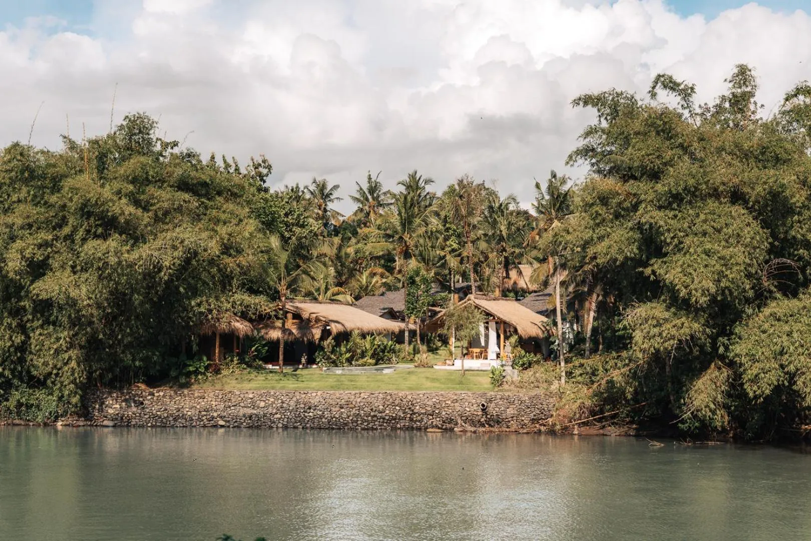 Restaurant/places to eat in Yama Balian