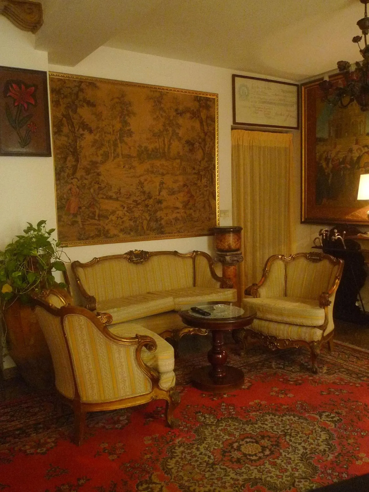 Communal lounge/ TV room in Hotel La Riva