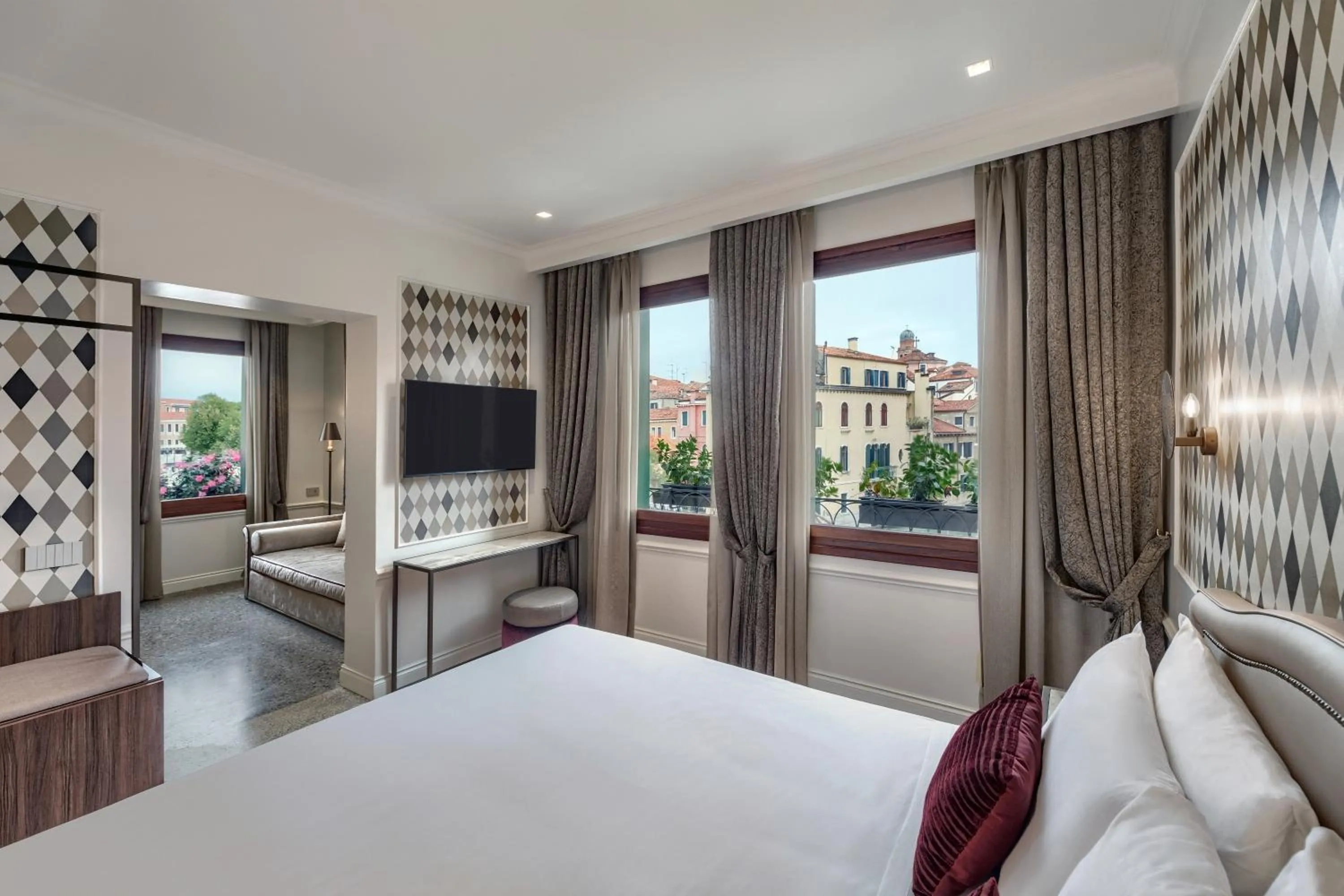 Bed in Hotel Arlecchino