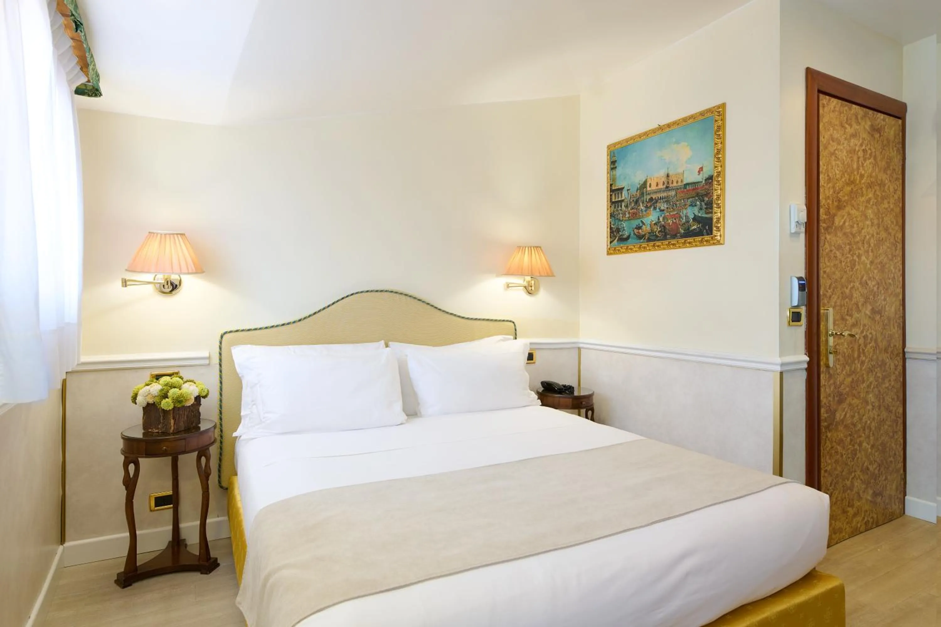 Bed in Hotel Arlecchino