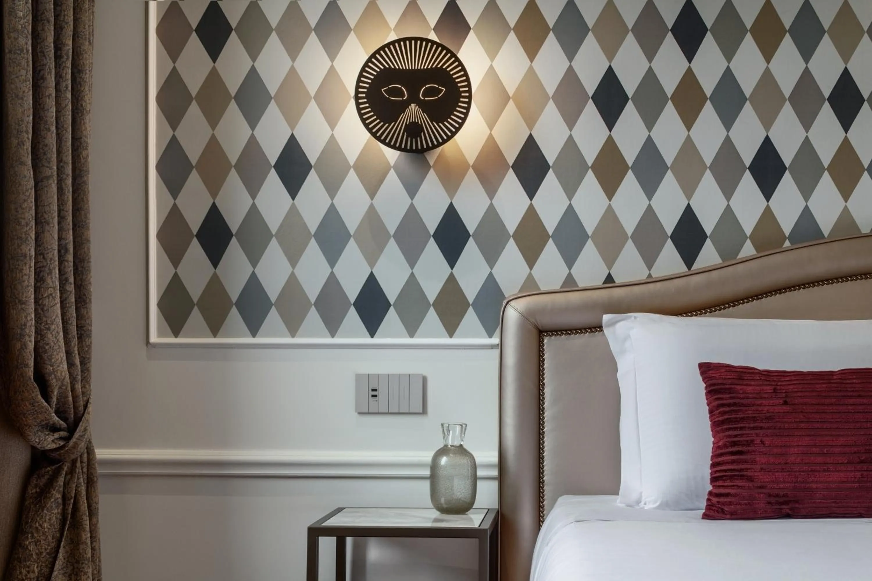 Bed in Hotel Arlecchino