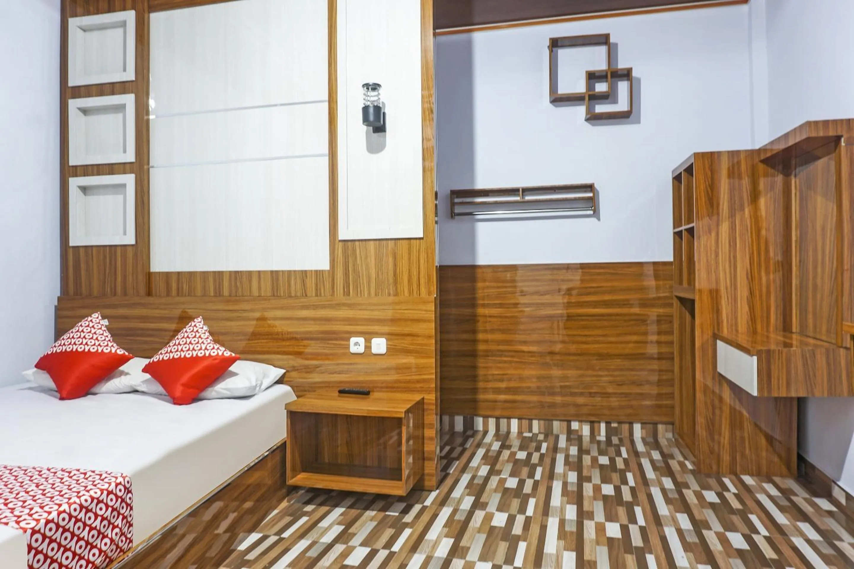 Bedroom, Bed in Hotel O Penginapan Dafandra Beach Near Pantai Tanjung Bira