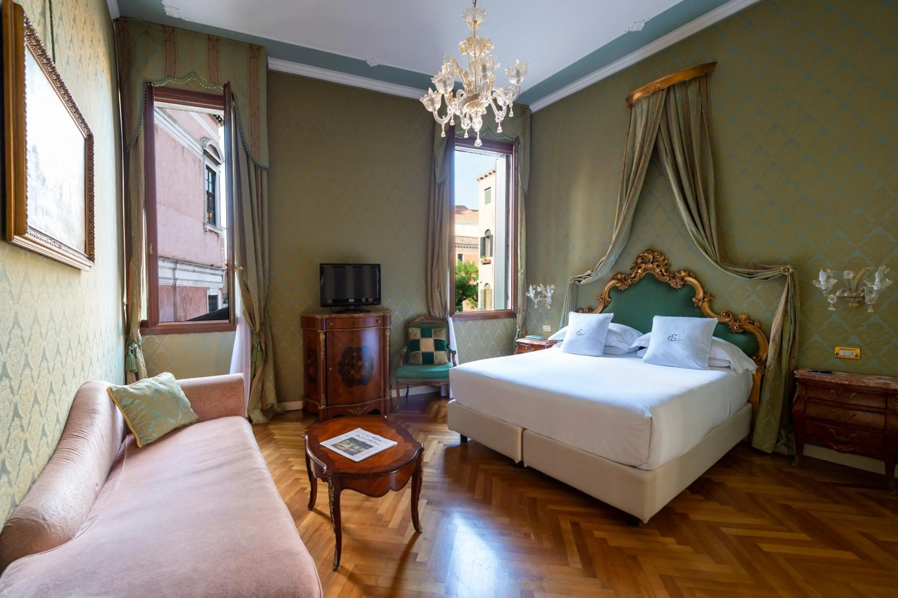 Bed in Hotel Antico Doge - a Member of Elizabeth Hotel Group