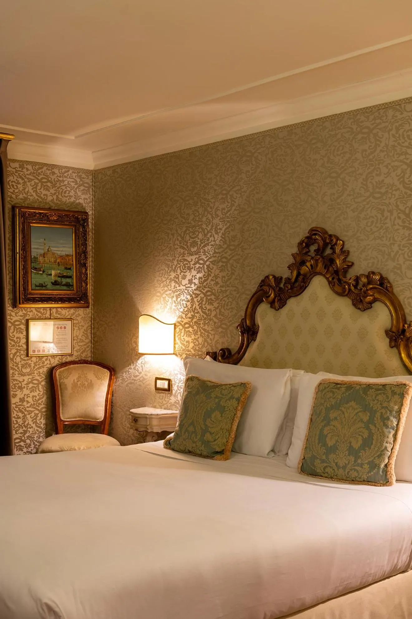 Bed in Hotel Antico Doge - a Member of Elizabeth Hotel Group