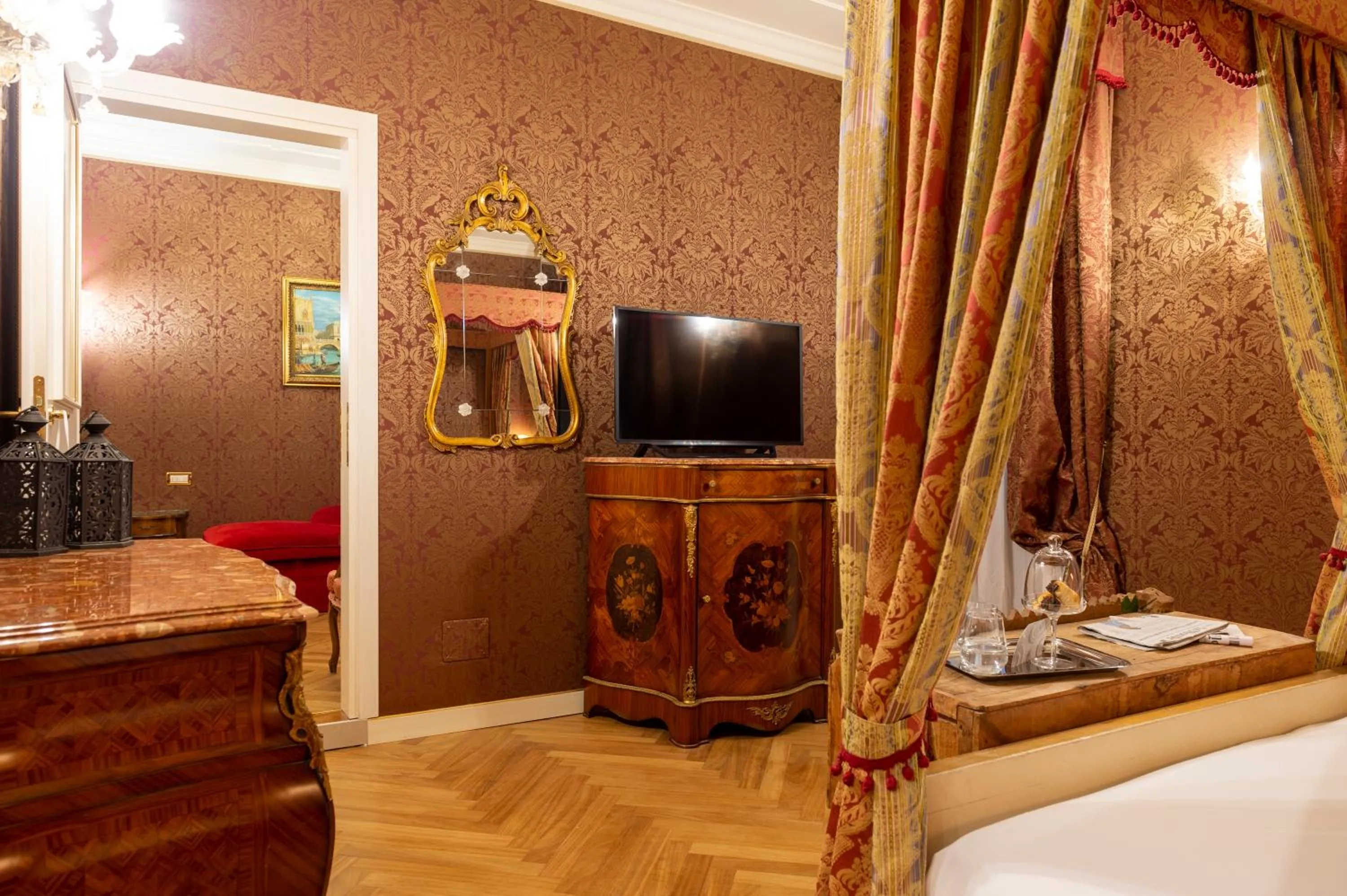TV and multimedia, Bed in Hotel Antico Doge - a Member of Elizabeth Hotel Group