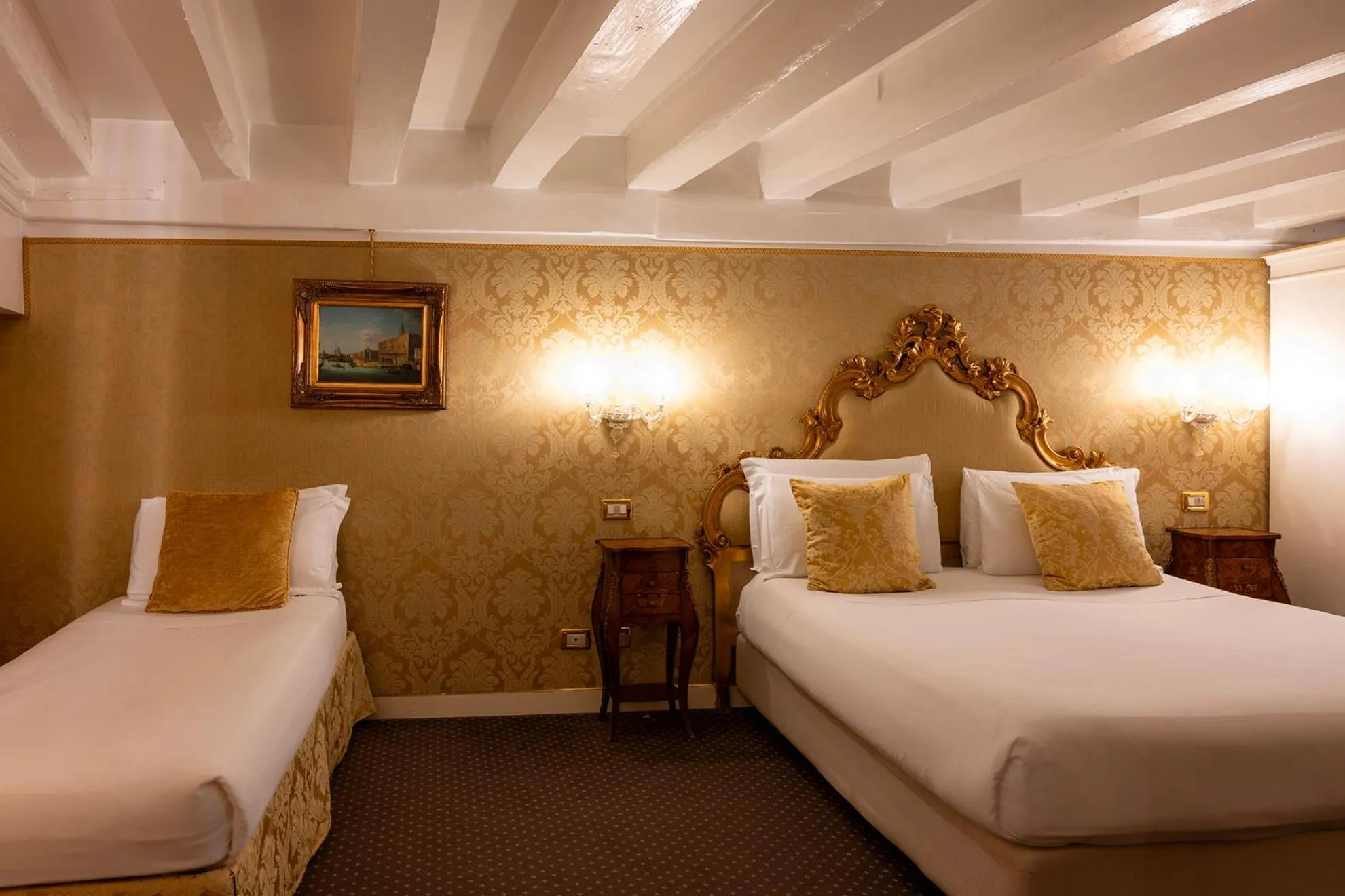 Bed in Hotel Antico Doge - a Member of Elizabeth Hotel Group