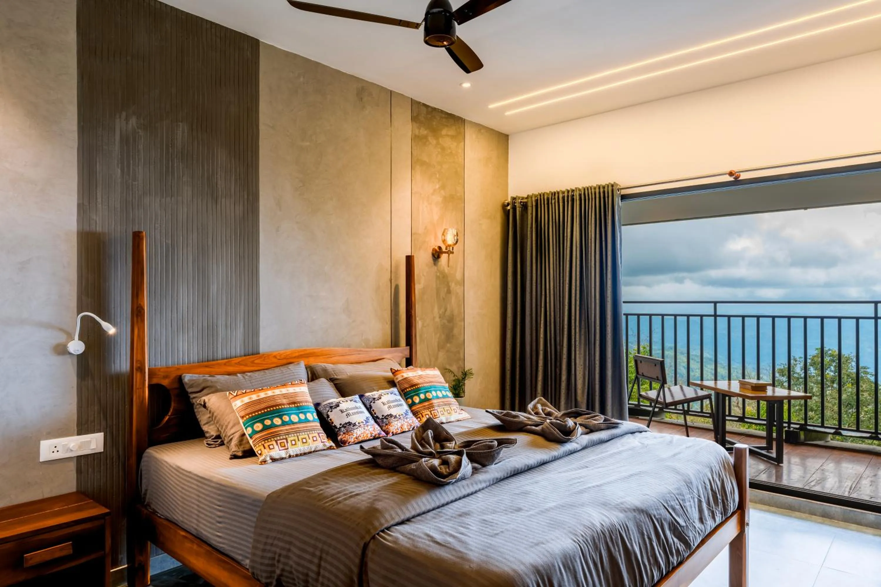 Mountain view, Bed in K Mansion