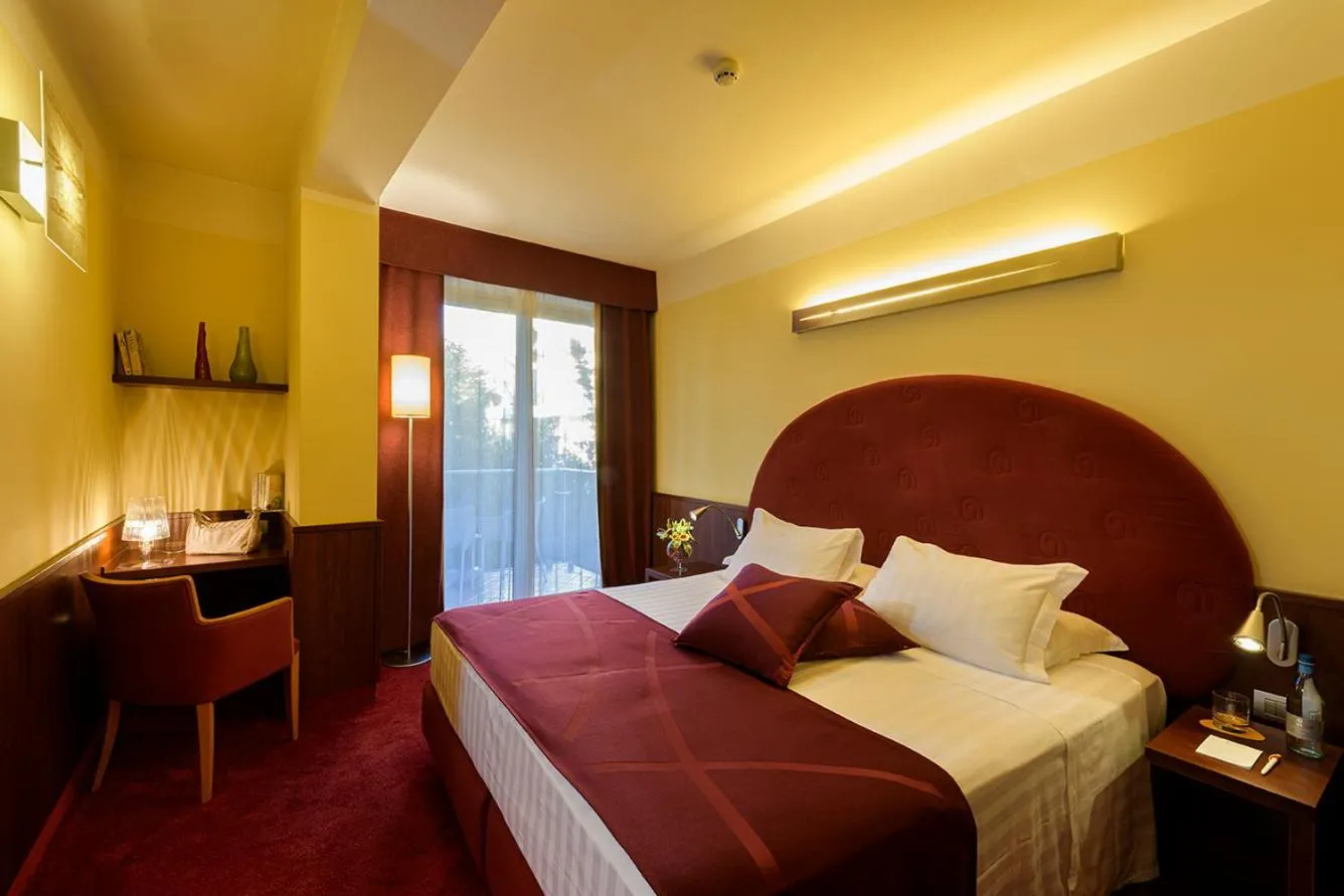 Bed in Color Hotel Style, Design & Gourmet