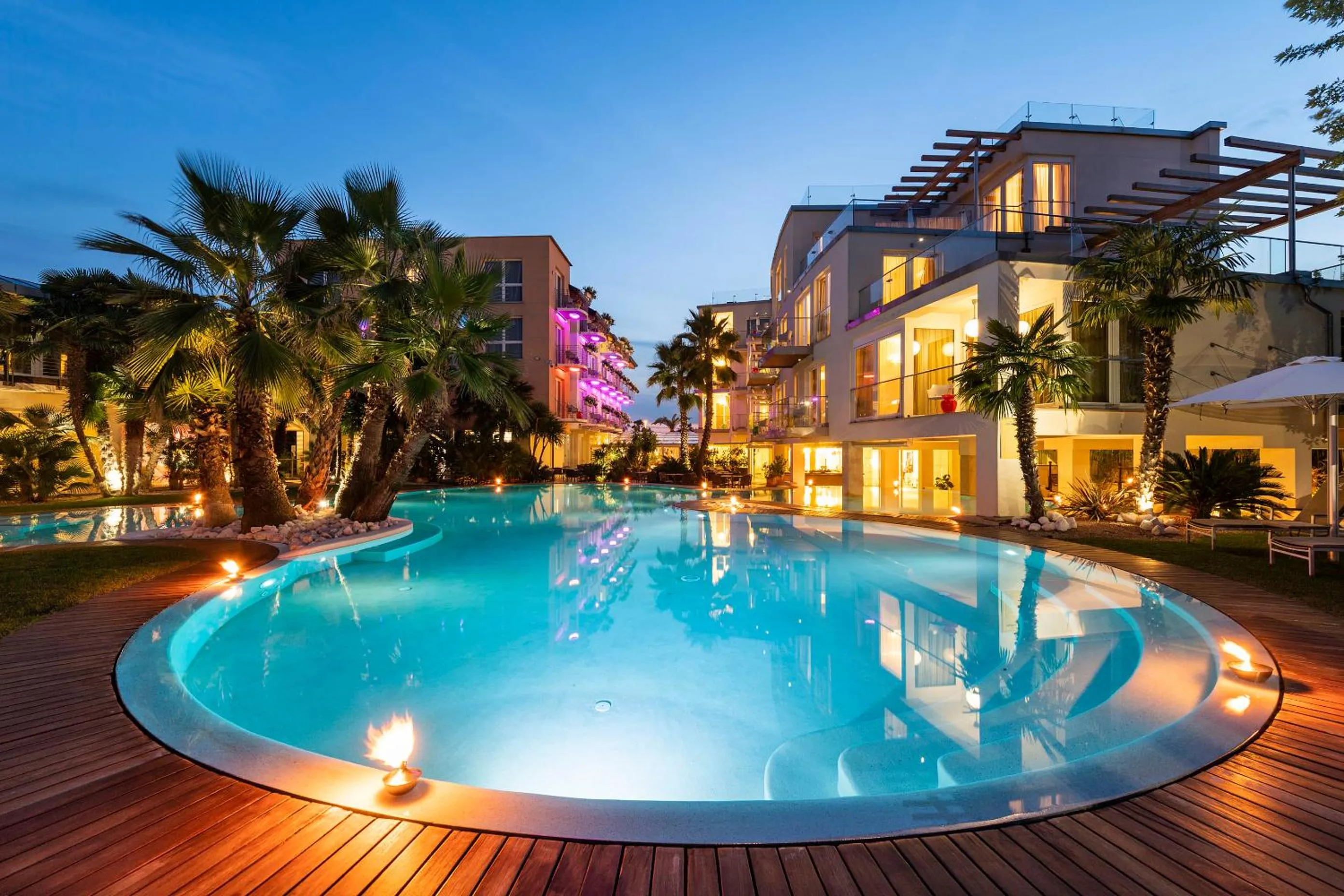 Night in Color Hotel Style, Design & Gourmet