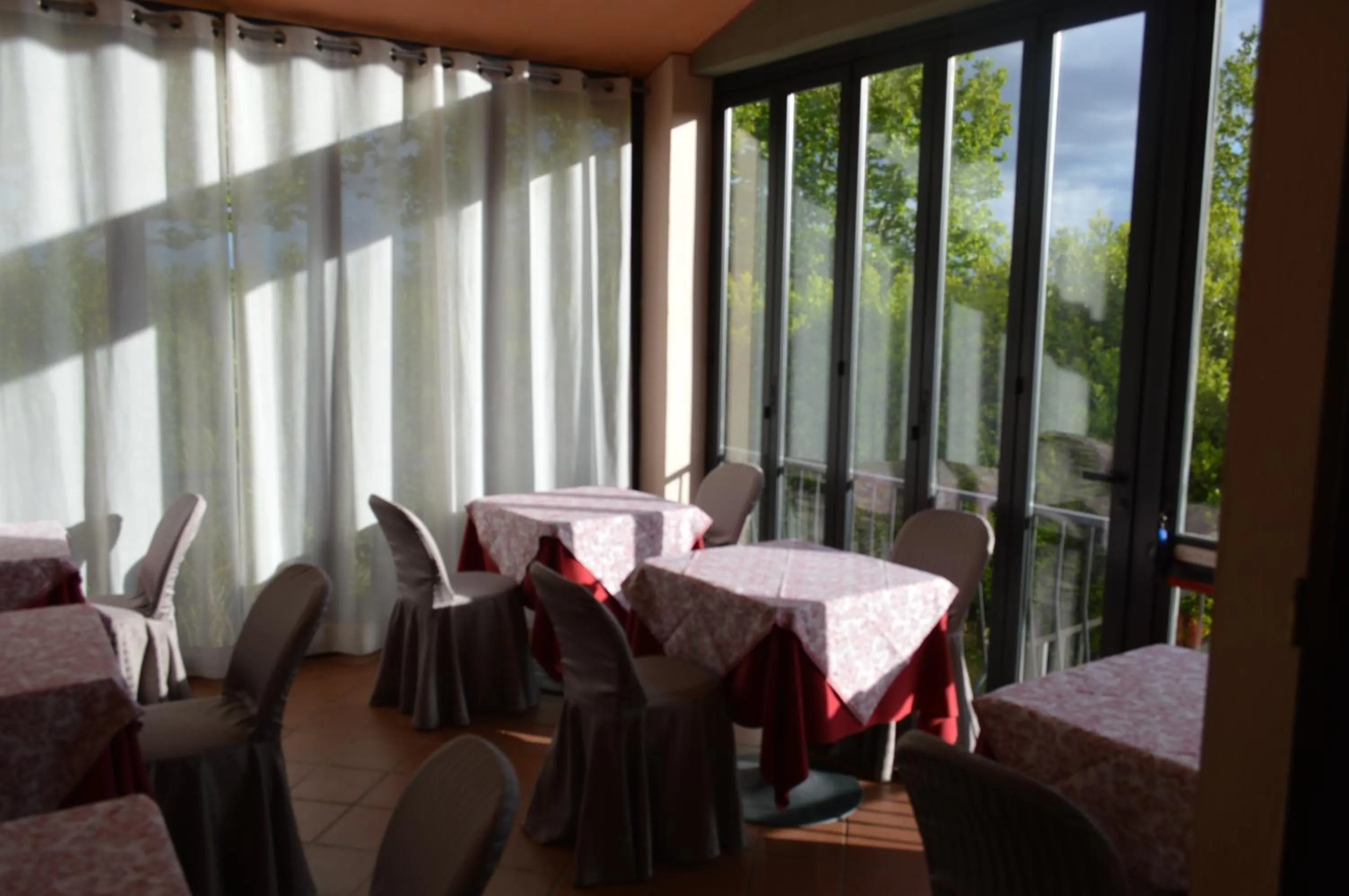 Restaurant/places to eat in Le Volpaie