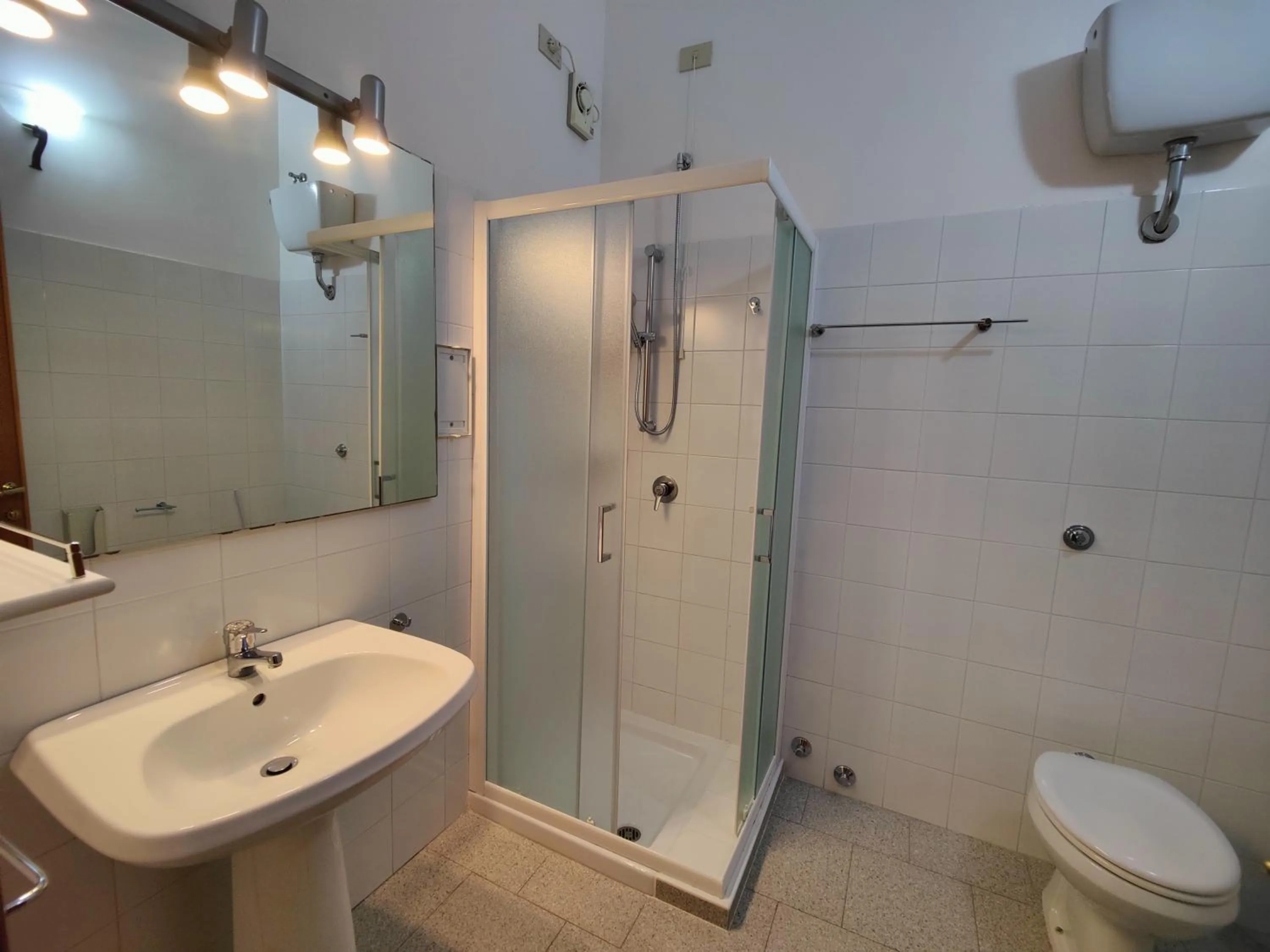 Shower in Le Volpaie