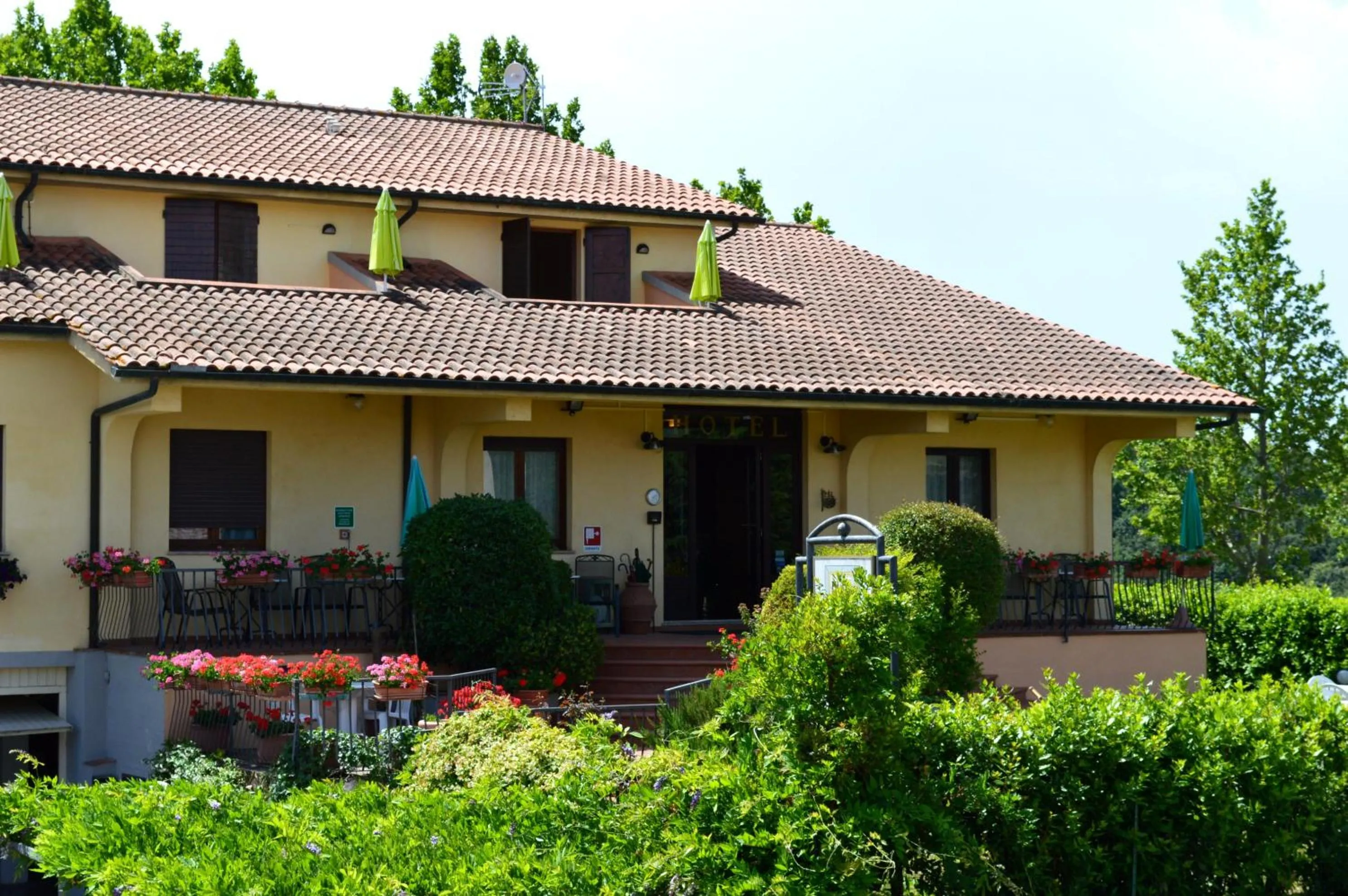 Property building in Le Volpaie