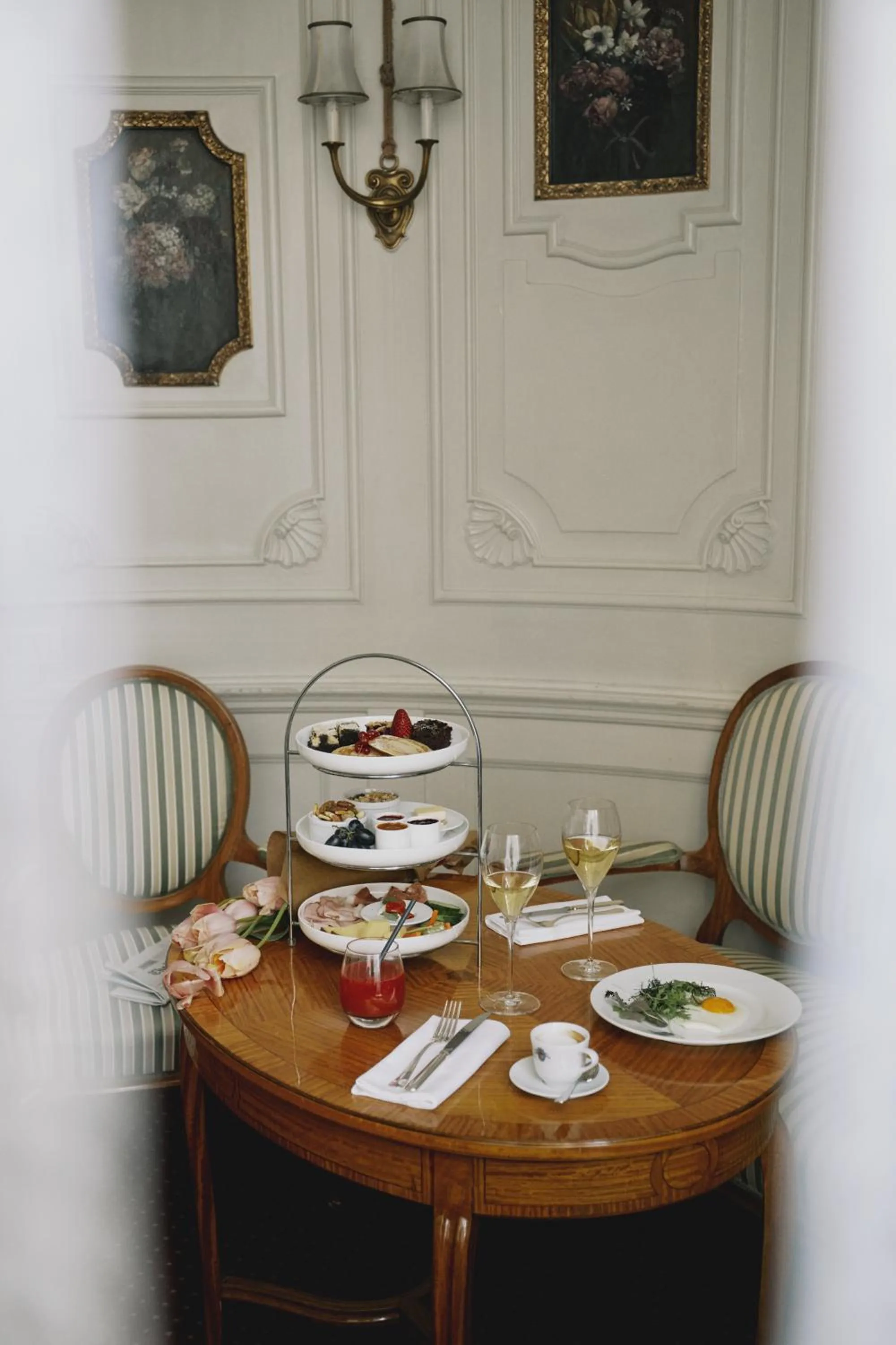 Lounge or bar in Parkhotel Laurin