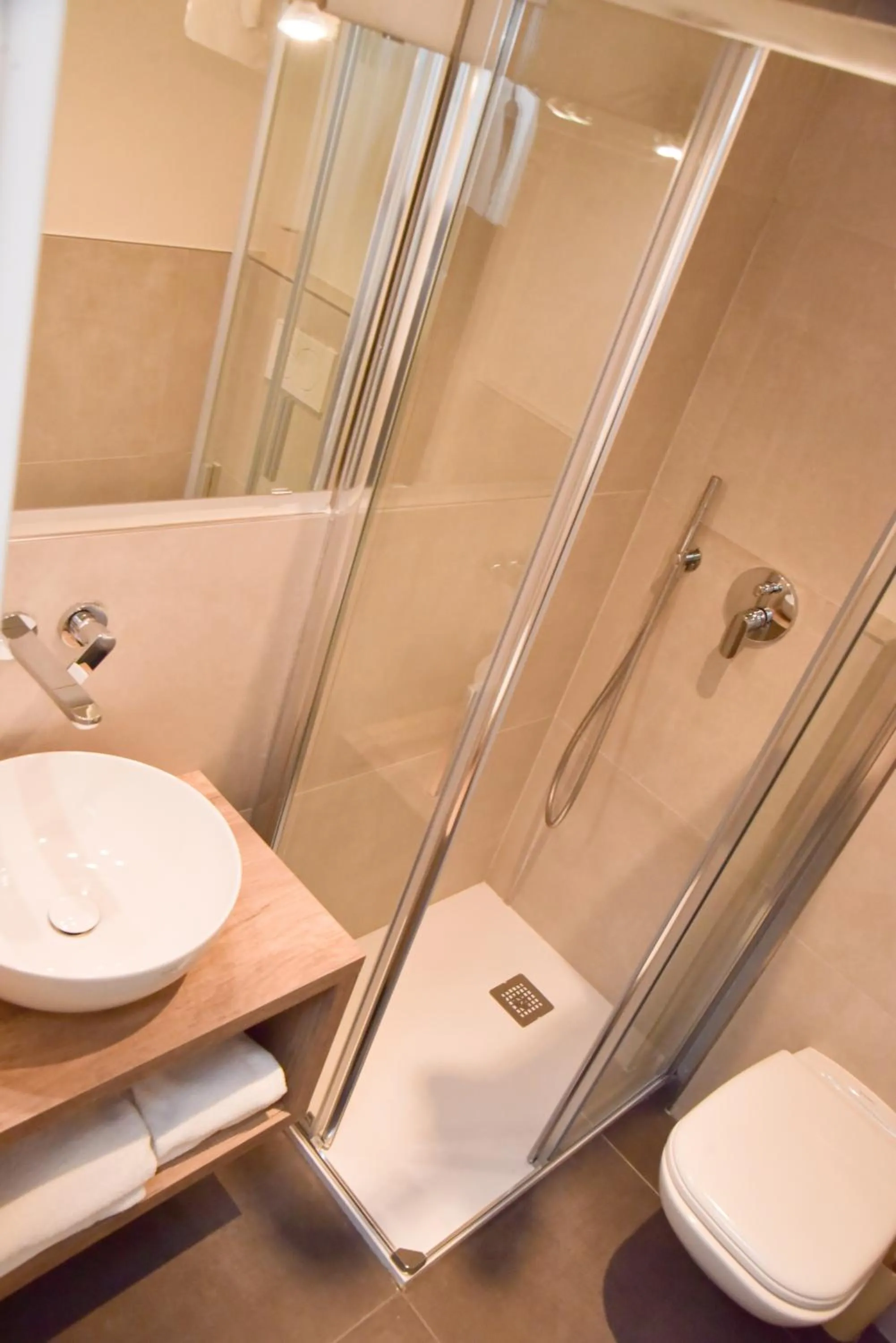 Shower in epOche Hotel Zanella 1889