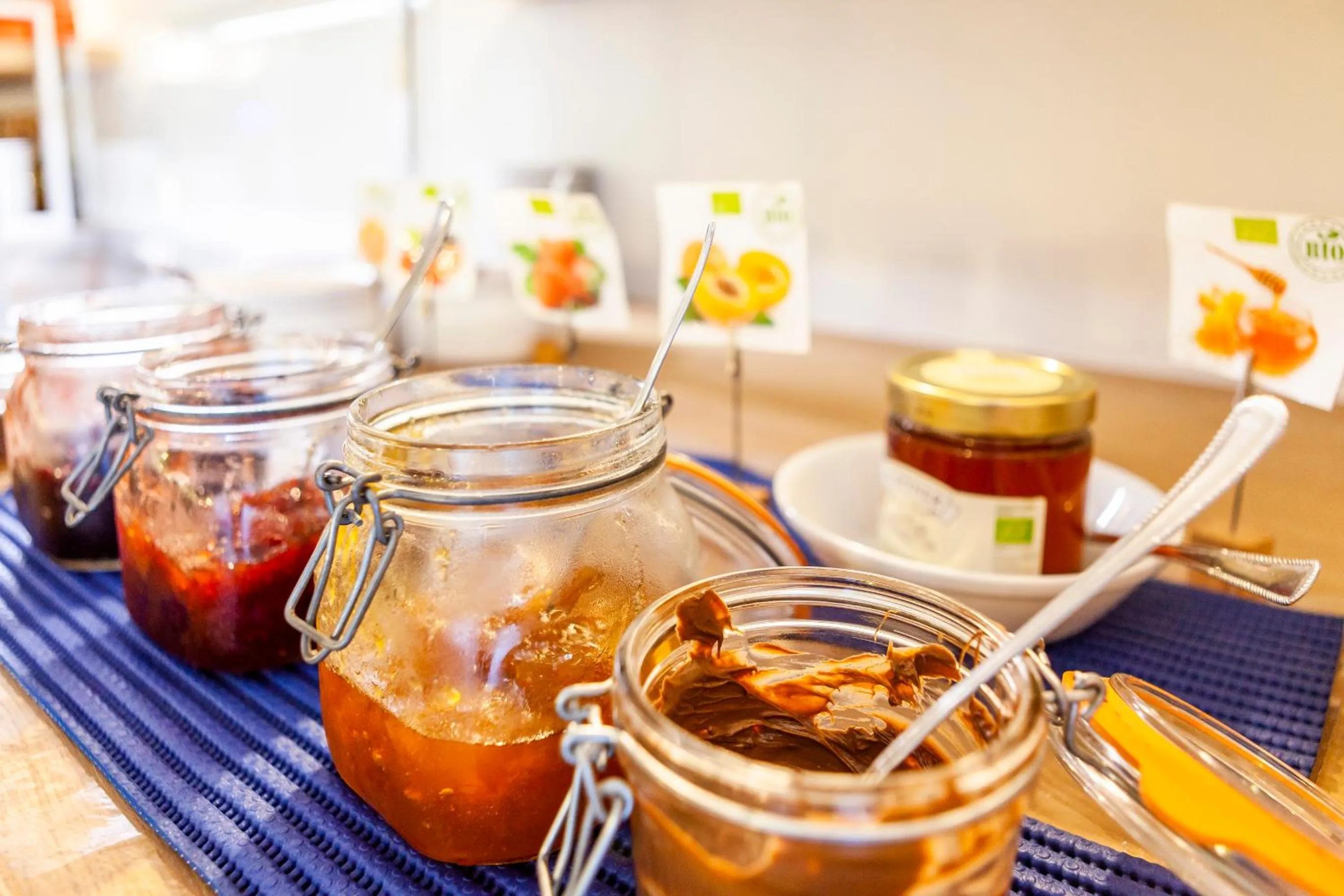 Continental breakfast in epOche Hotel Zanella 1889