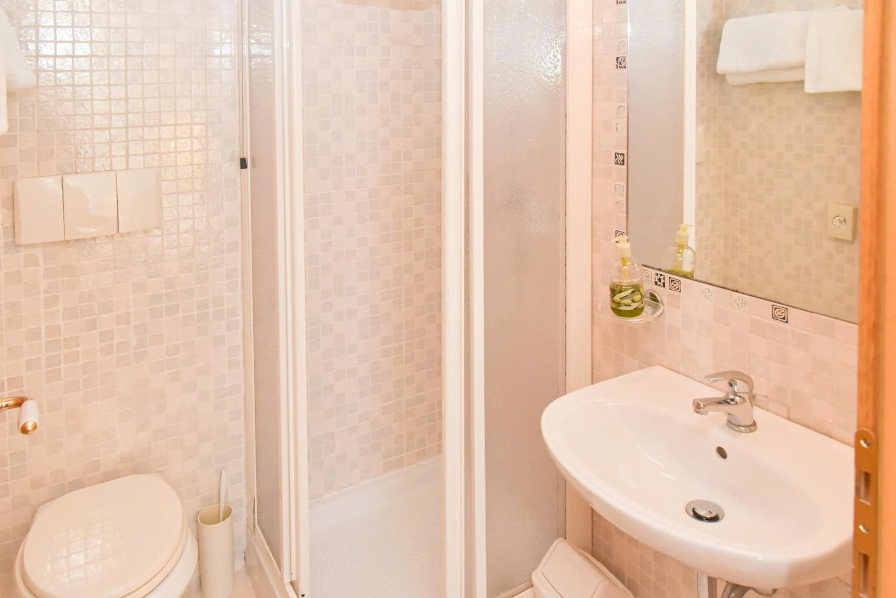 Shower in epOche Hotel Zanella 1889