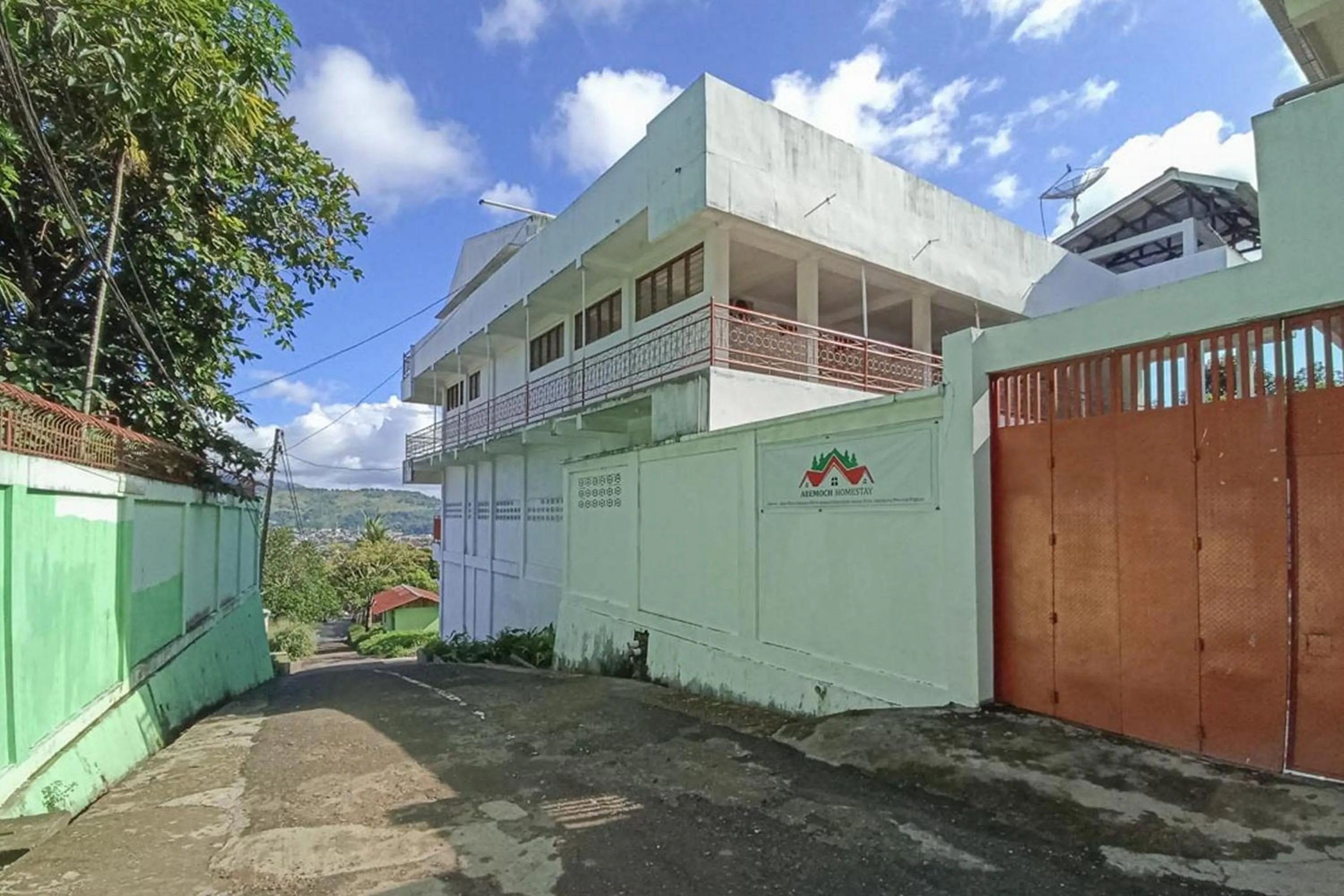 Property building in RedDoorz Syariah at Abemoch Kampkey