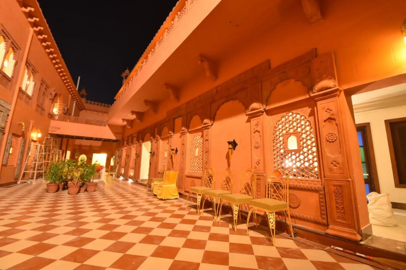 Restaurant/places to eat in Hotel Sagar Niwas