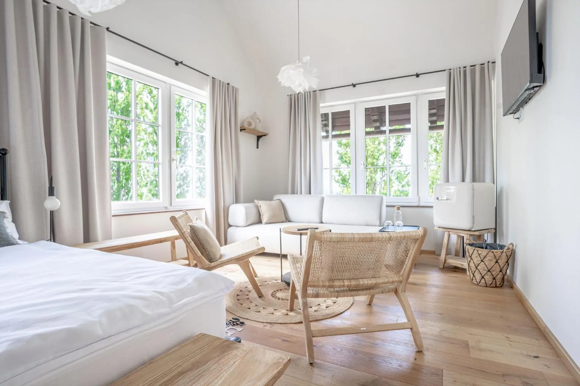 Seating area, Bed in SIBON Wine & Spa Resort Jeruzalem