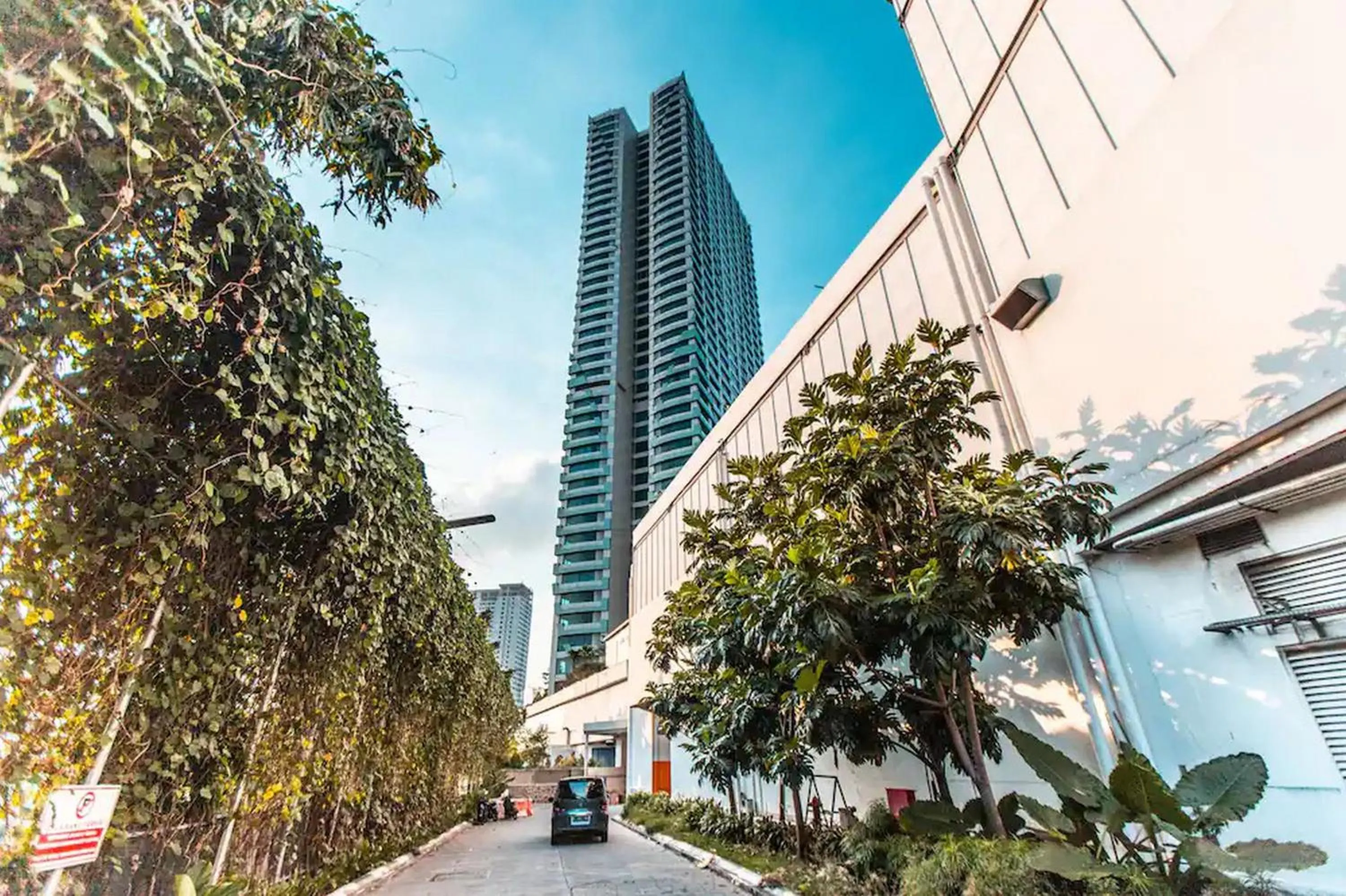 Property building in RedLiving Apartemen Grand Kamala Lagoon - Pekayon Tower Barclay North