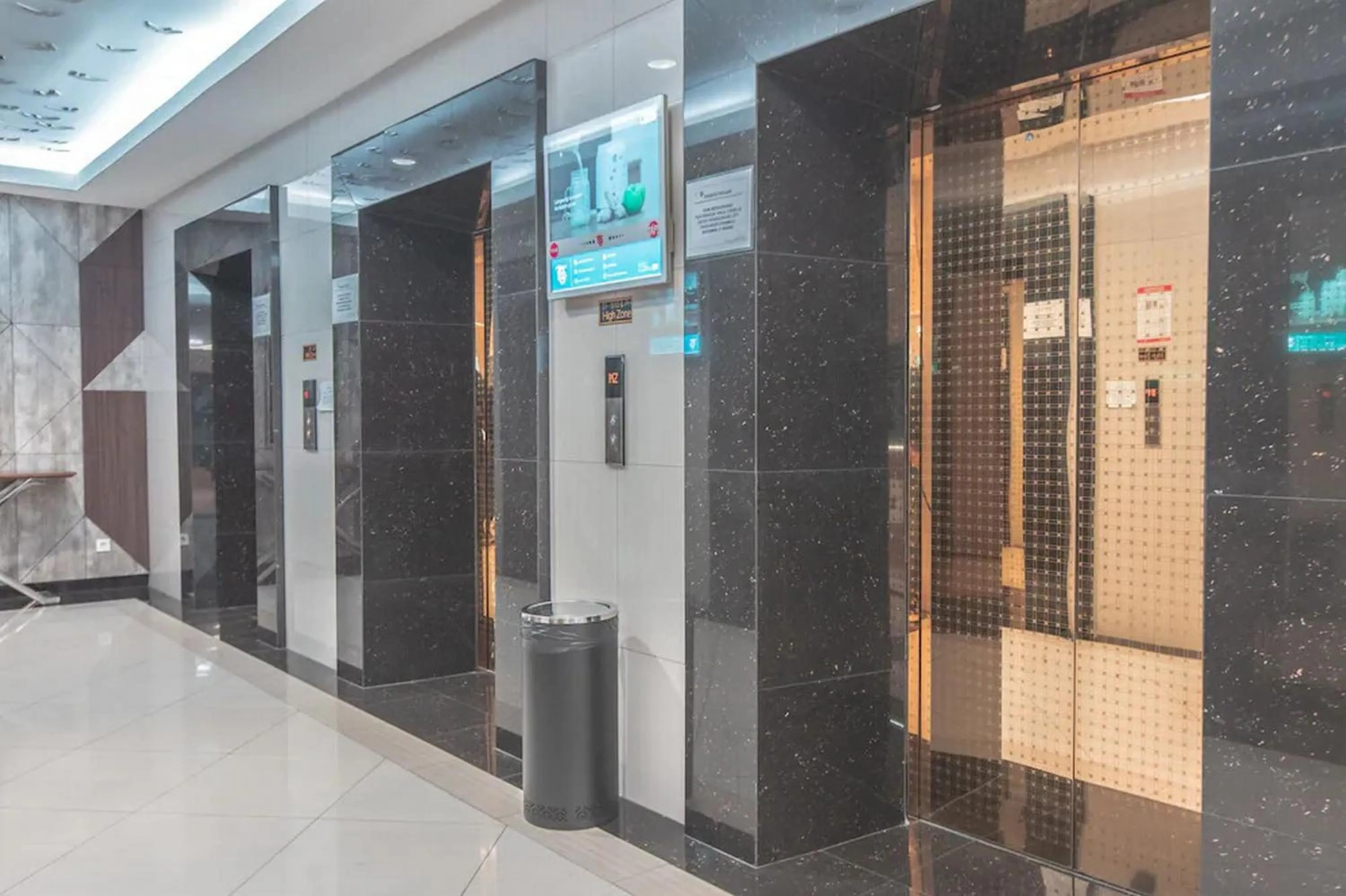 Property building in RedLiving Apartemen Grand Kamala Lagoon - Pekayon Tower Barclay North