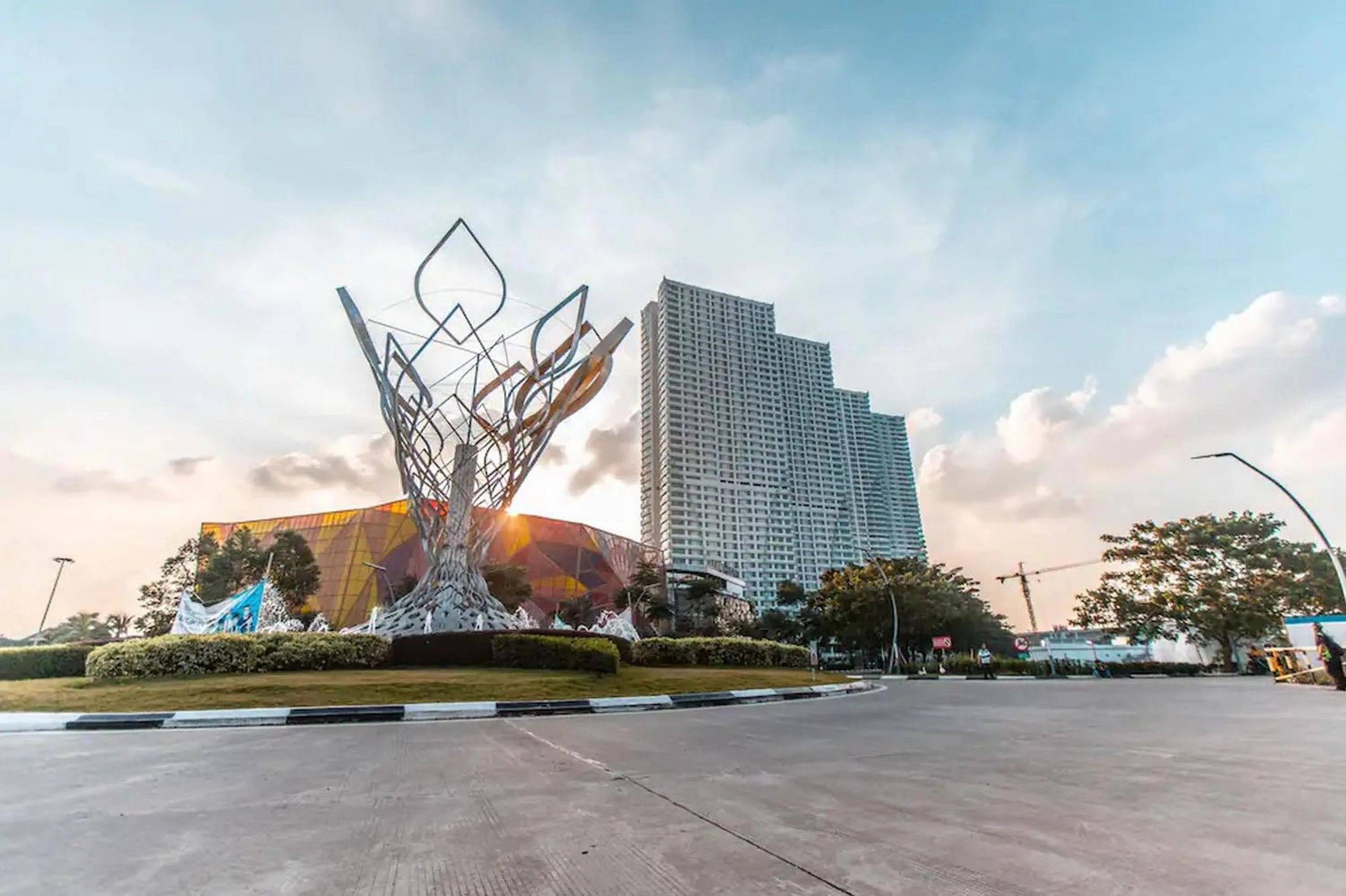 Property building in RedLiving Apartemen Grand Kamala Lagoon - Pekayon Tower Barclay North