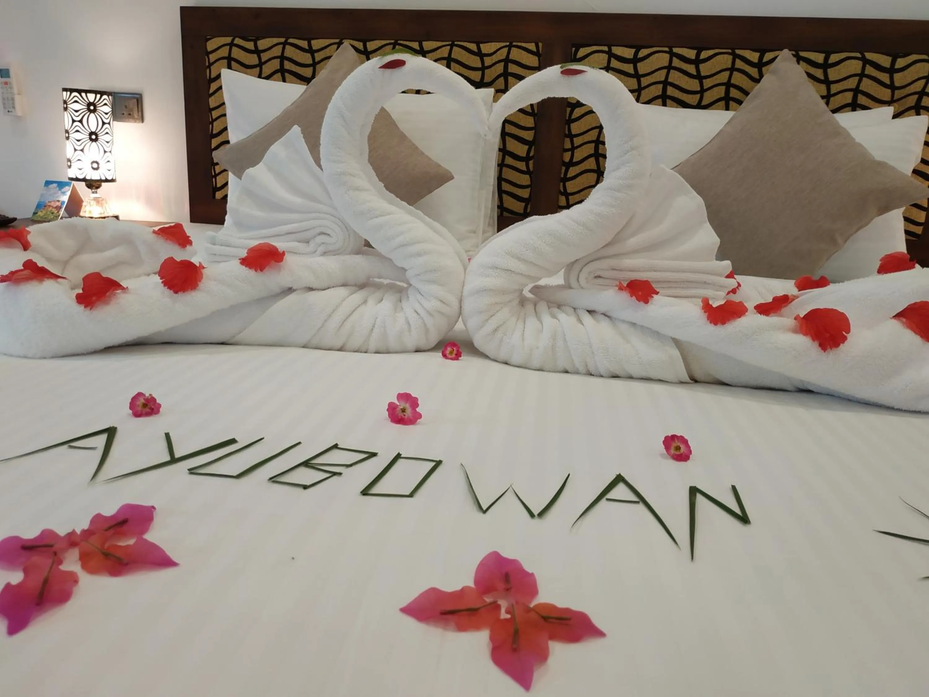 Bed in Sigiriya Cashew Palace Resort