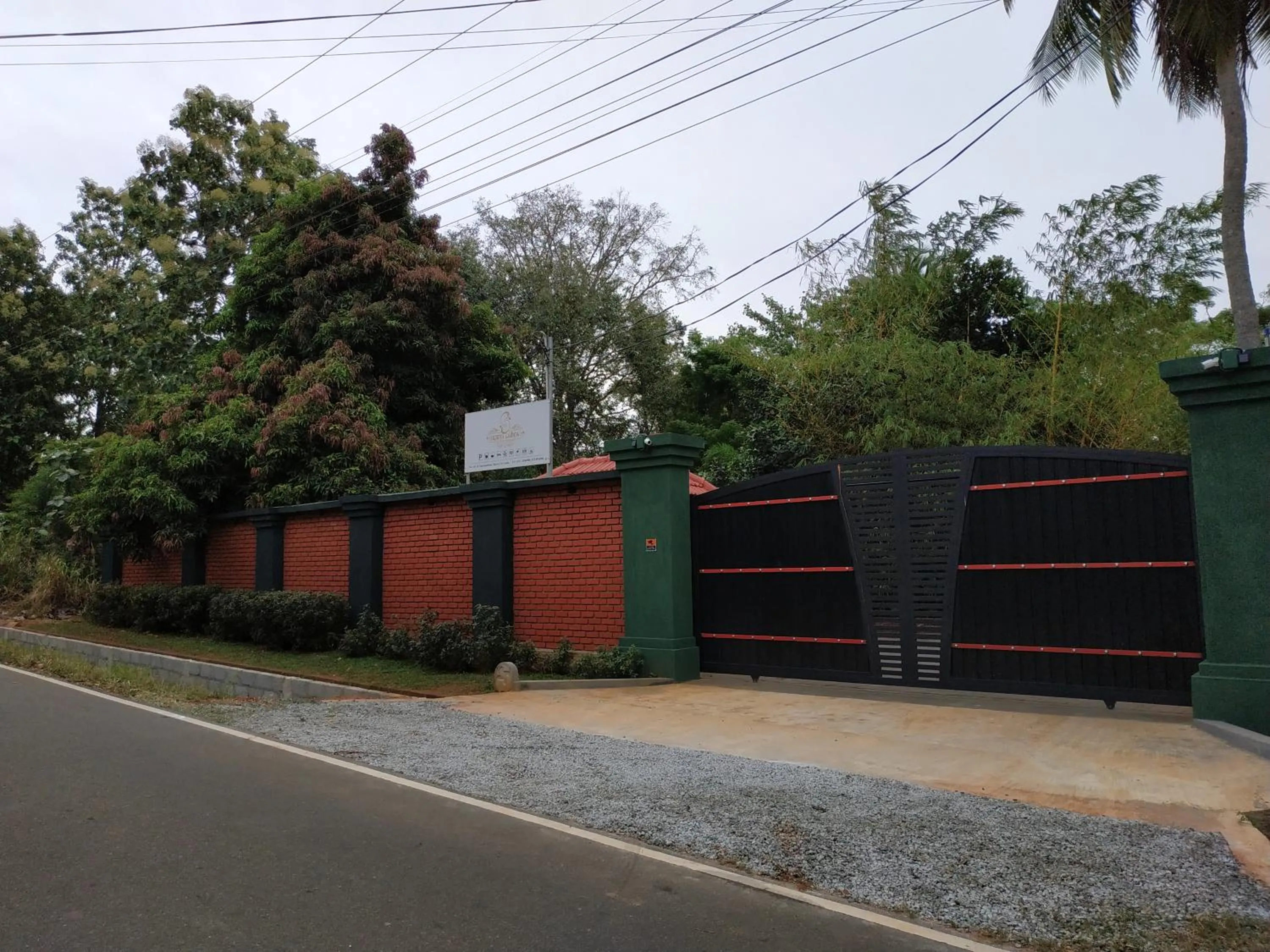 Sigiriya Cashew Palace Resort