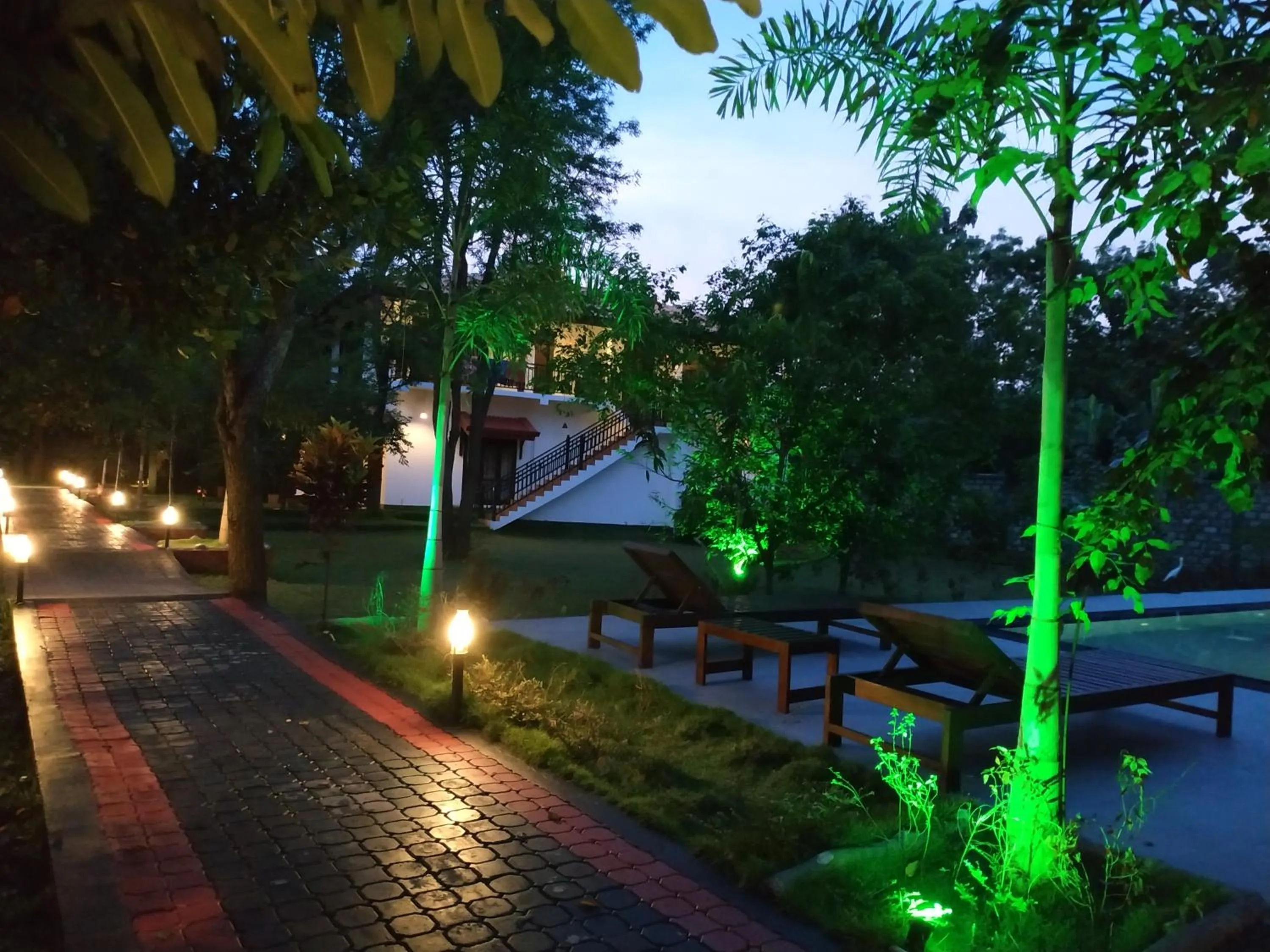 Sigiriya Cashew Palace Resort