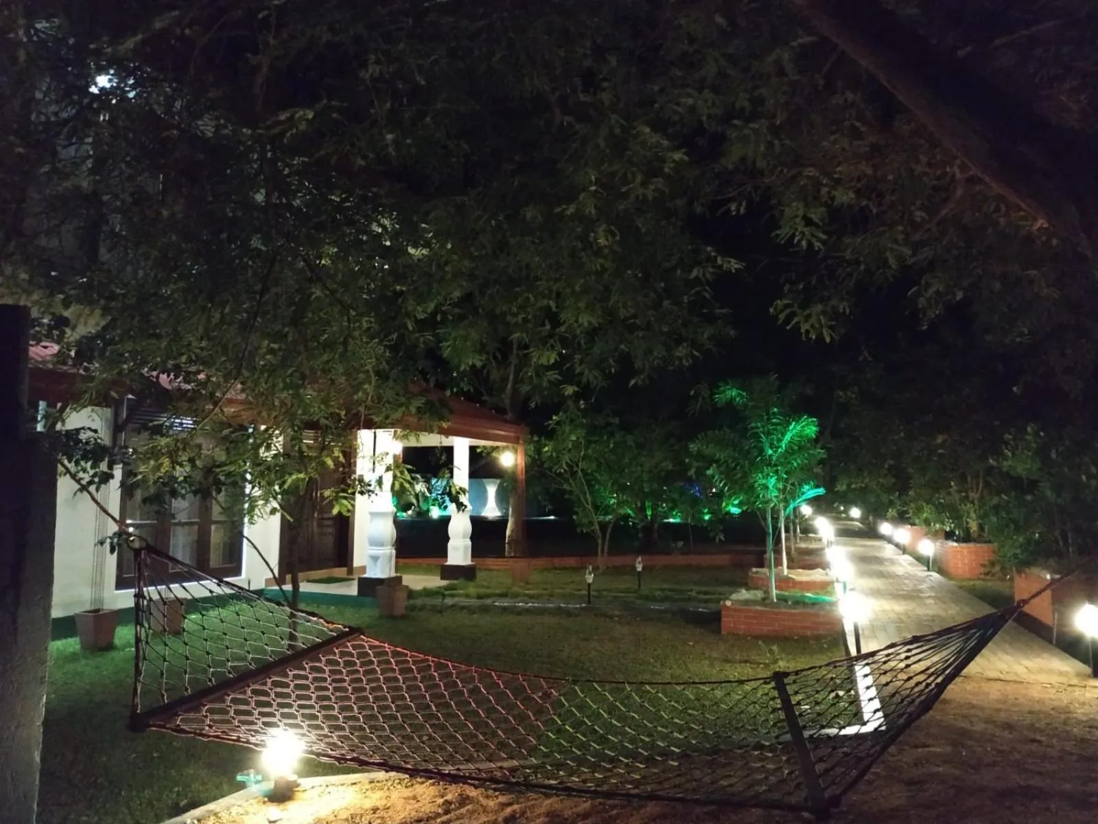 Sigiriya Cashew Palace Resort