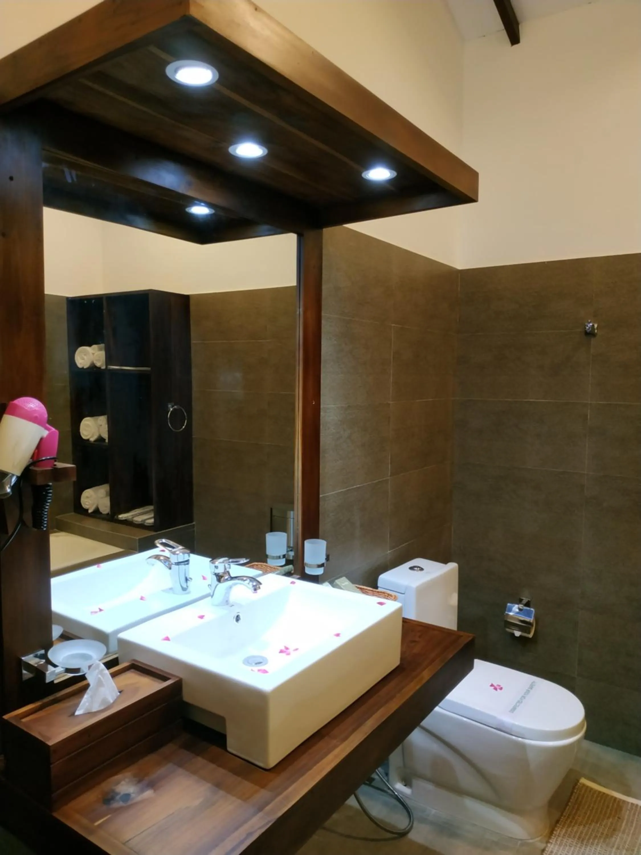 Sigiriya Cashew Palace Resort