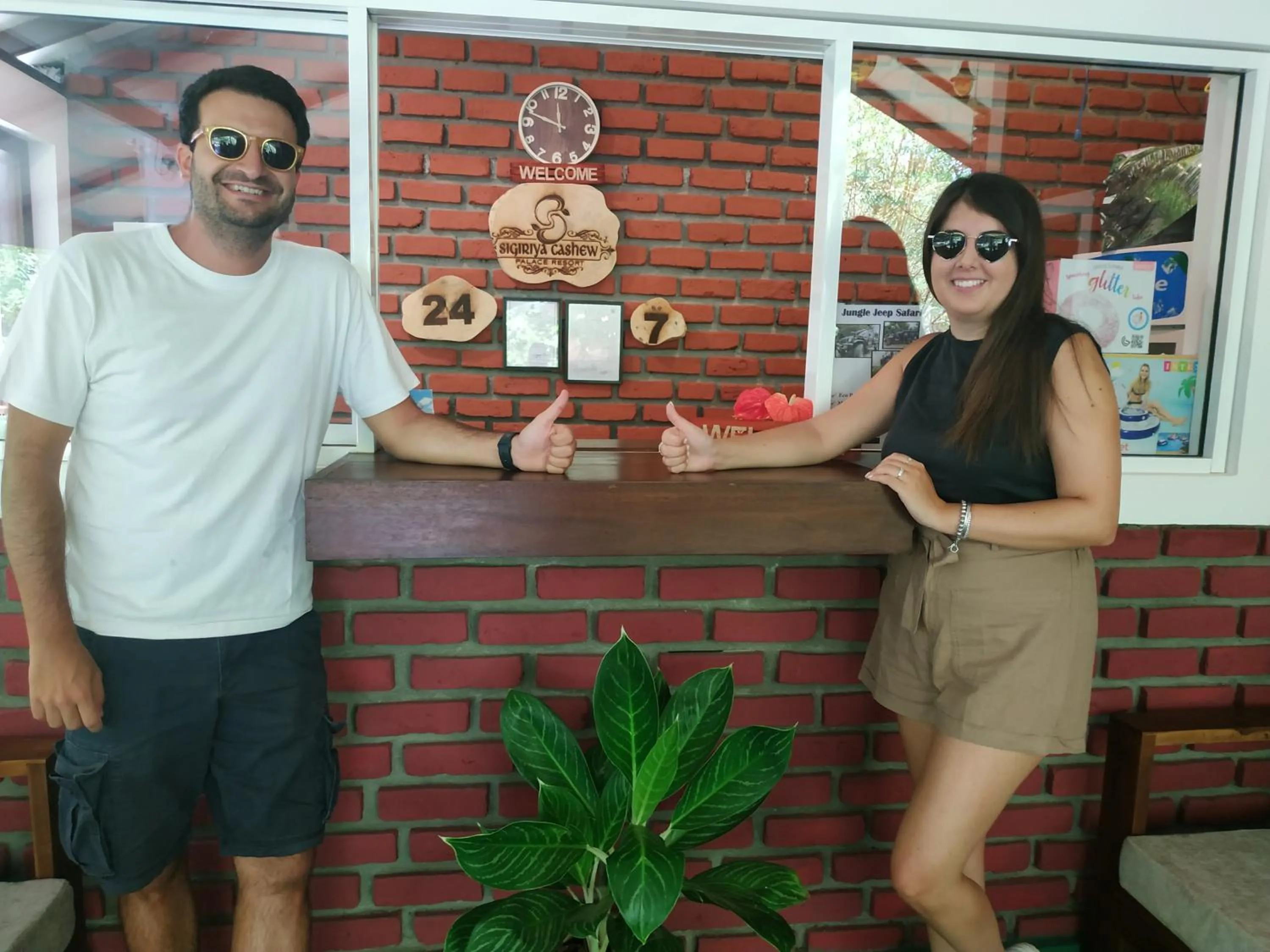 Guests in Sigiriya Cashew Palace Resort