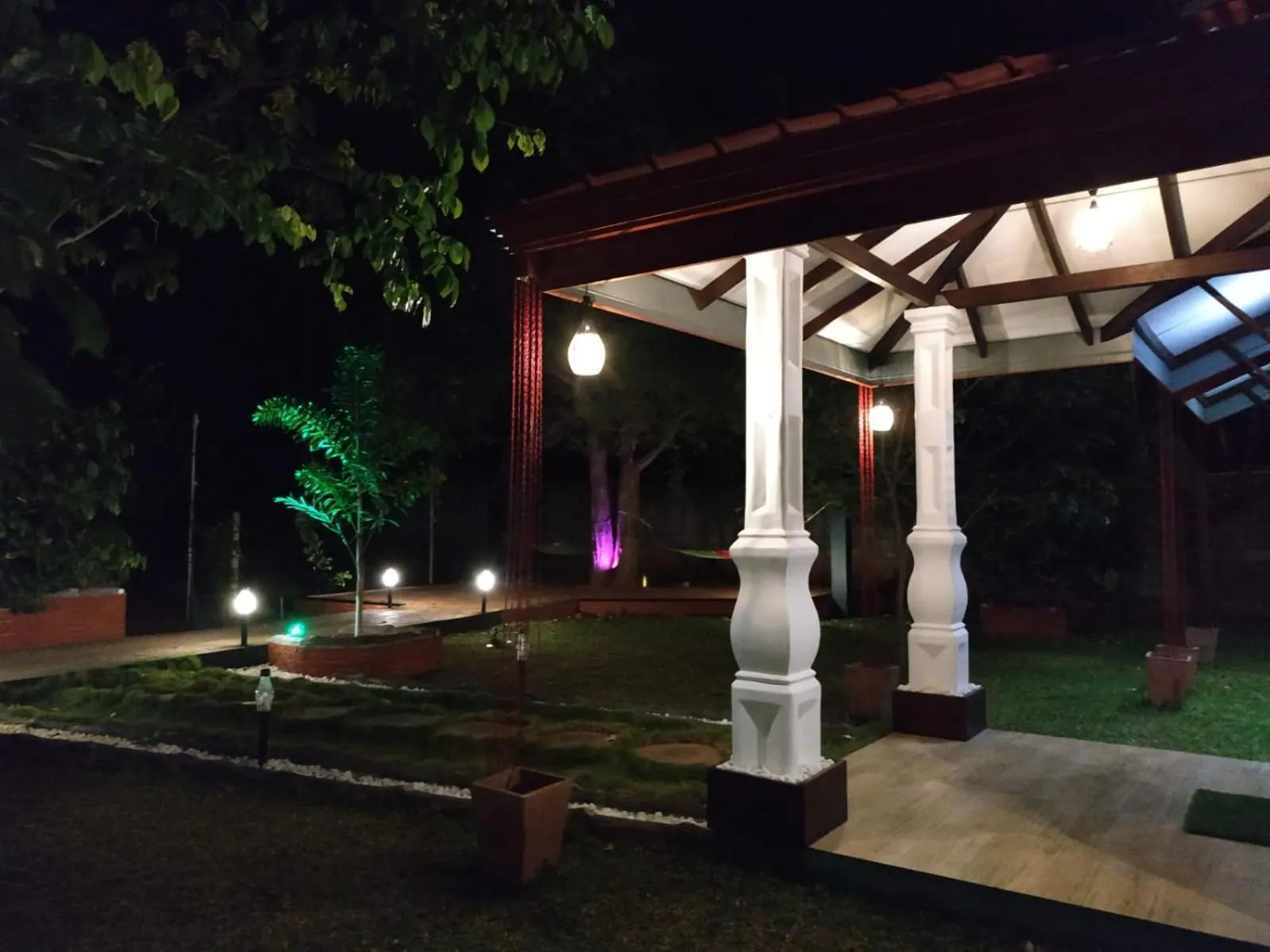 Sigiriya Cashew Palace Resort