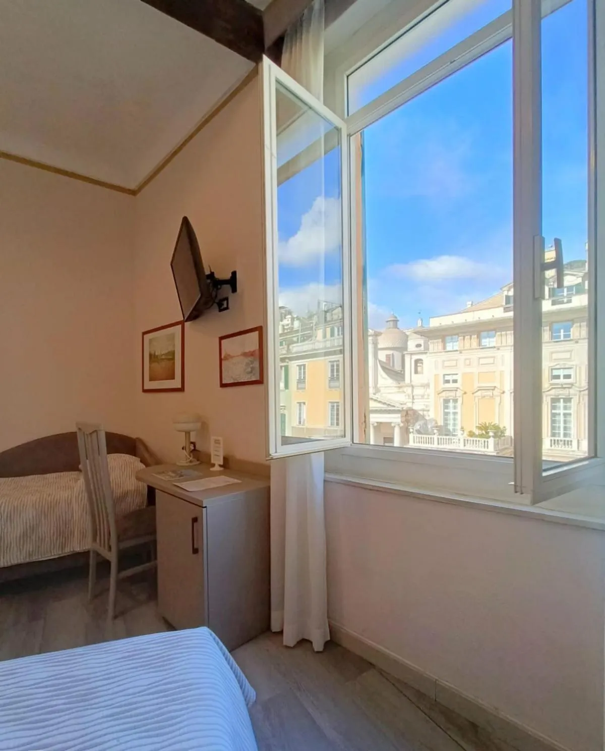 Bed in Hotel Helvetia