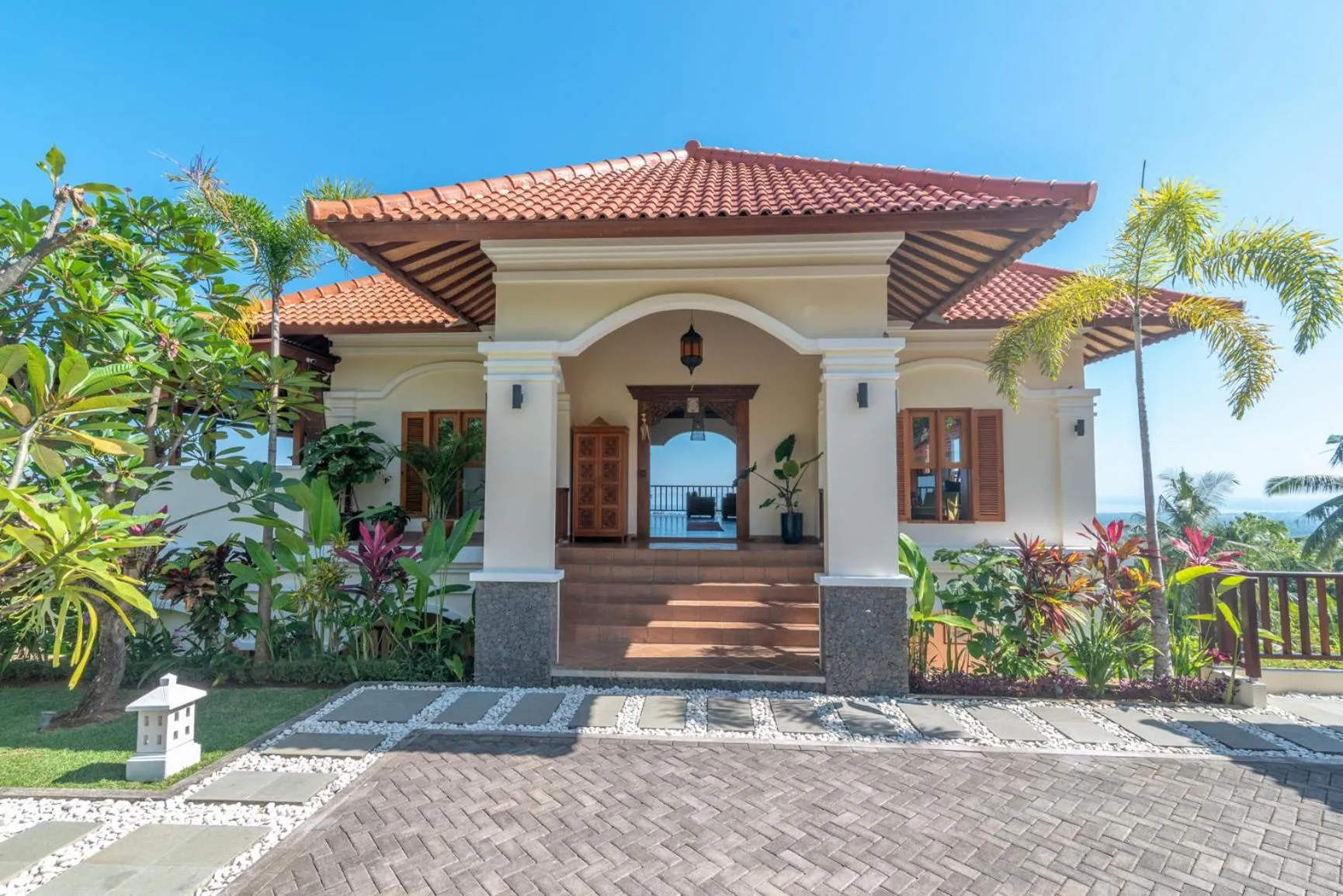 Facade/entrance in Villa Mata Hari